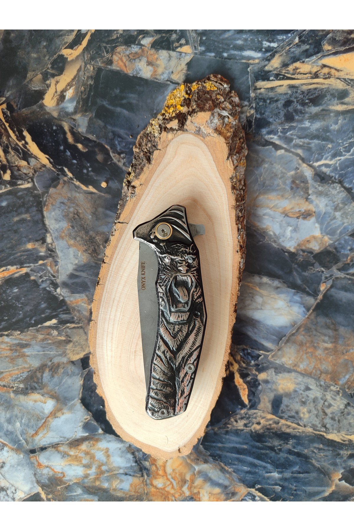 ONYX Çakı – Aslan Motifli Gümüş, İçten Kilitli, Kemer Klipsli, 21