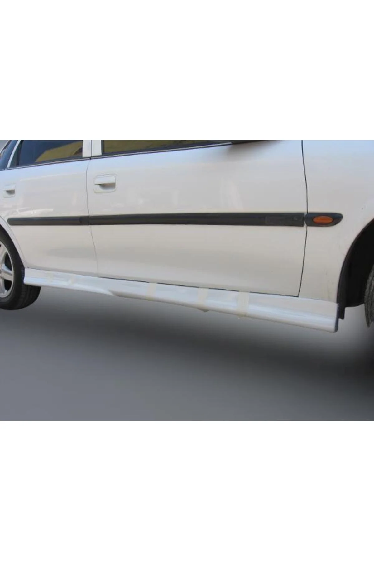 OPEL CORSA B 1993-2000 ASTARLI YAN MARŞPİYEL OPEL CORSA B 1993-2000 ASTARLI YAN MARŞPİYEL