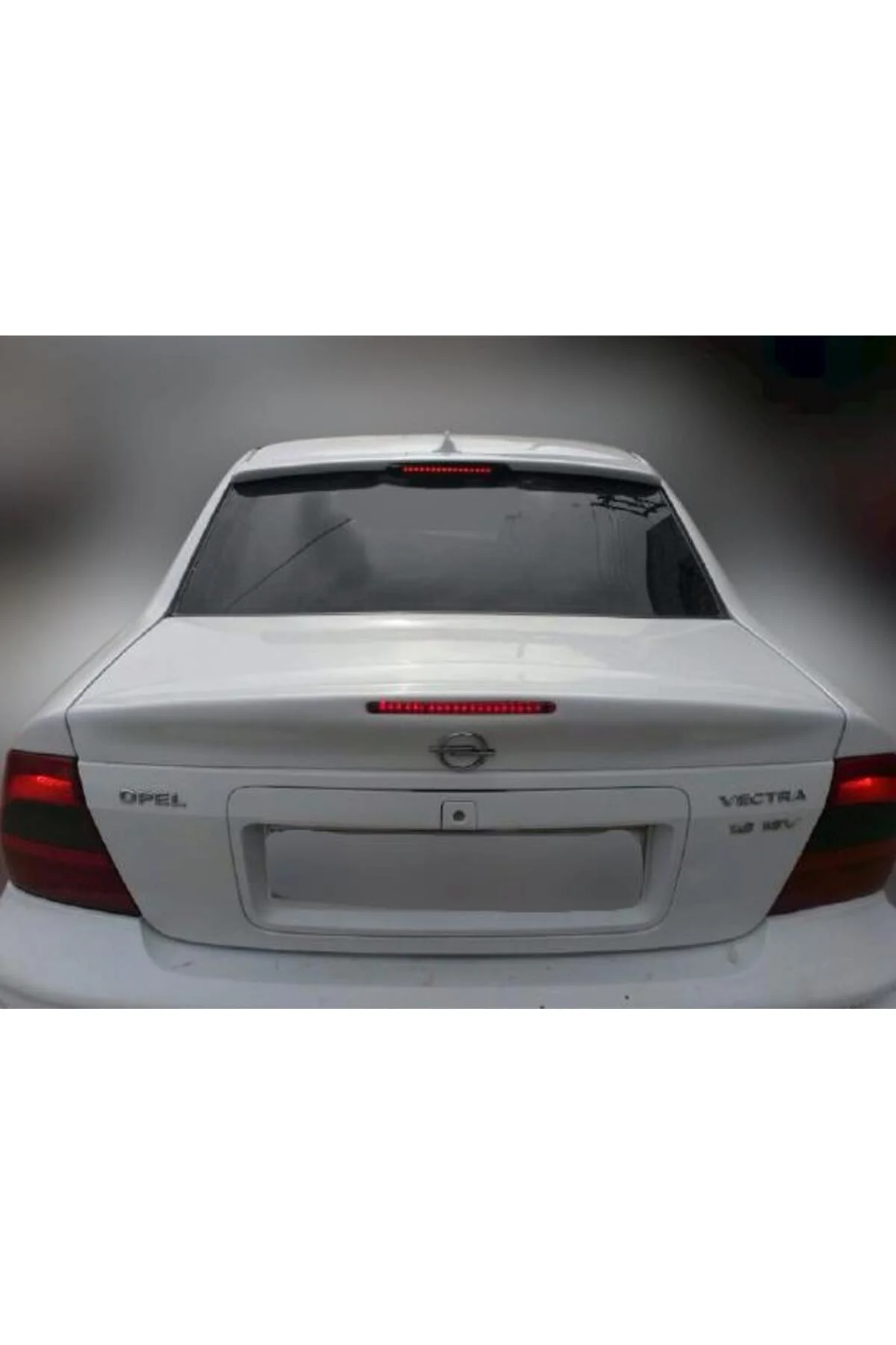 OPEL VECTRA B 1999-2002 ASTARLI MAKYAJLI IŞIKLI ANATOMİK SPOİLER