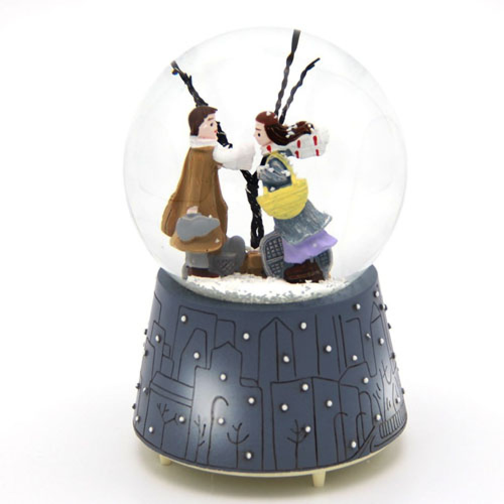 Orta Boy Kiş Masali Temali Pilli Kar Küresi Orta Boy Kiş Masali Temali Pilli Kar Küresi