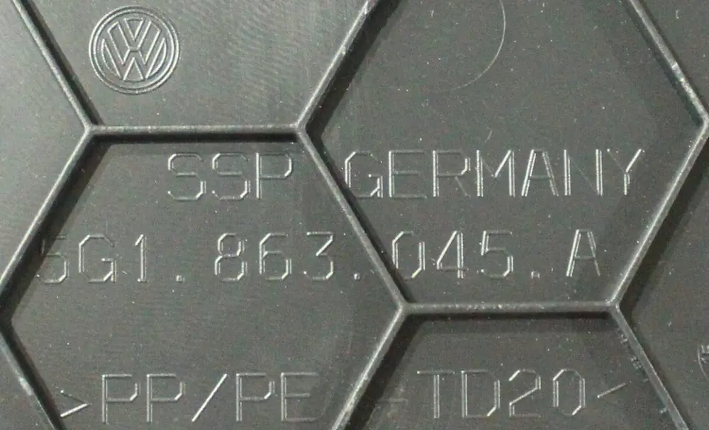 Orta Konsol Yan Kapak Sol (VW Orjinal)(5G1863045A)(Golf 7)