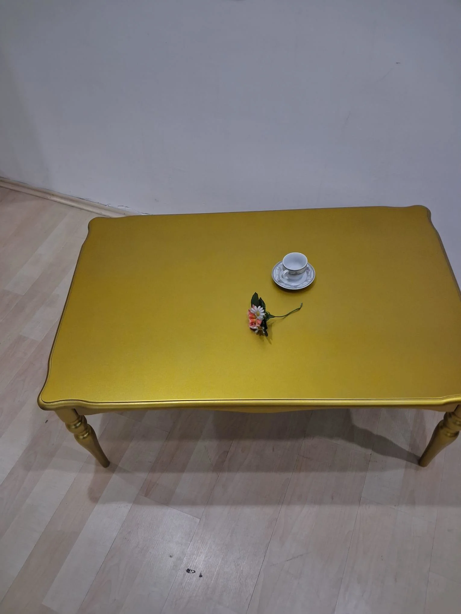 Orta Sehpa Demonte 90685 Model Kayın Aslan Retro Ayak Gold Renk Orta Sehpa Demonte 90685 Model Kayın Aslan Retro Ayak Gold Renk