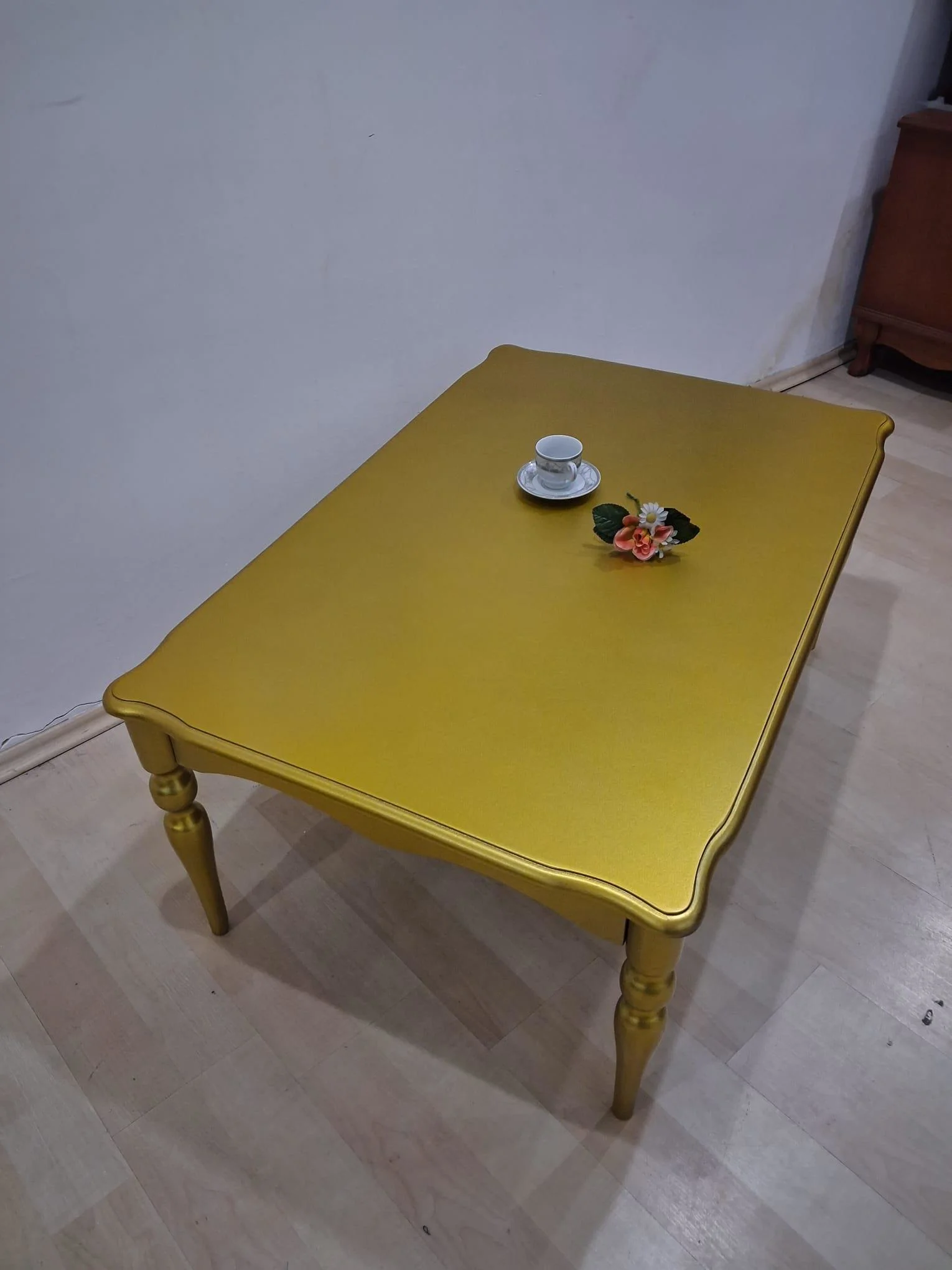 Orta Sehpa Demonte 90685 Model Kayın Aslan Retro Ayak Gold Renk Orta Sehpa Demonte 90685 Model Kayın Aslan Retro Ayak Gold Renk