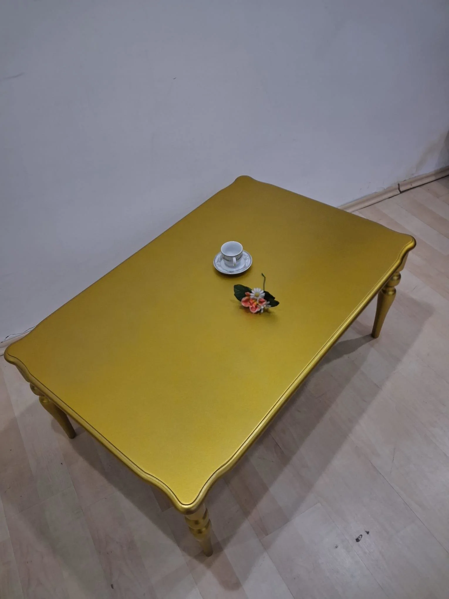 Orta Sehpa Demonte 90685 Model Kayın Aslan Retro Ayak Gold Renk Orta Sehpa Demonte 90685 Model Kayın Aslan Retro Ayak Gold Renk