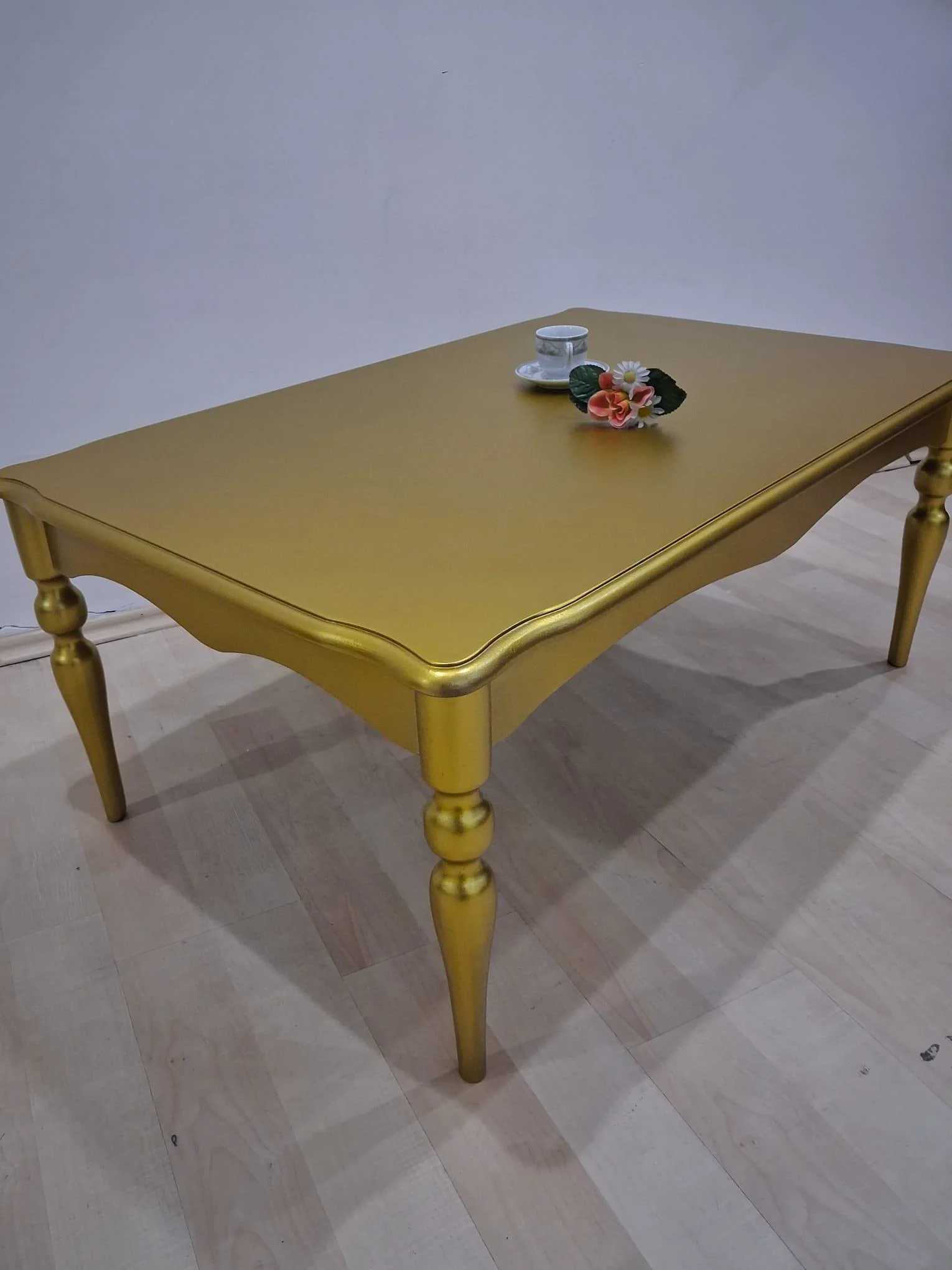 Orta Sehpa Demonte 90685 Model Kayın Aslan Retro Ayak Gold Renk Orta Sehpa Demonte 90685 Model Kayın Aslan Retro Ayak Gold Renk