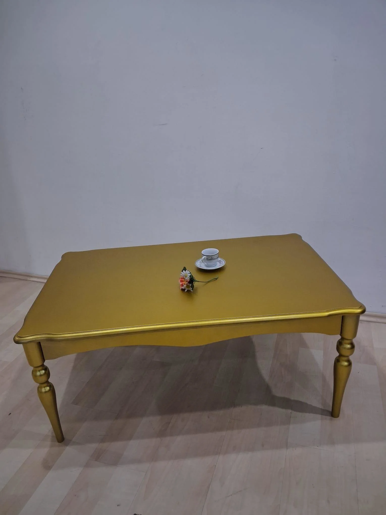 Orta Sehpa Demonte 90685 Model Kayın Aslan Retro Ayak Gold Renk Orta Sehpa Demonte 90685 Model Kayın Aslan Retro Ayak Gold Renk