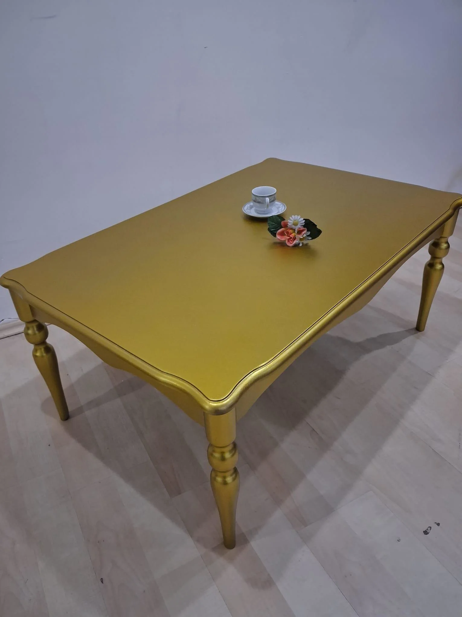 Orta Sehpa Demonte 90685 Model Kayın Aslan Retro Ayak Gold Renk Orta Sehpa Demonte 90685 Model Kayın Aslan Retro Ayak Gold Renk