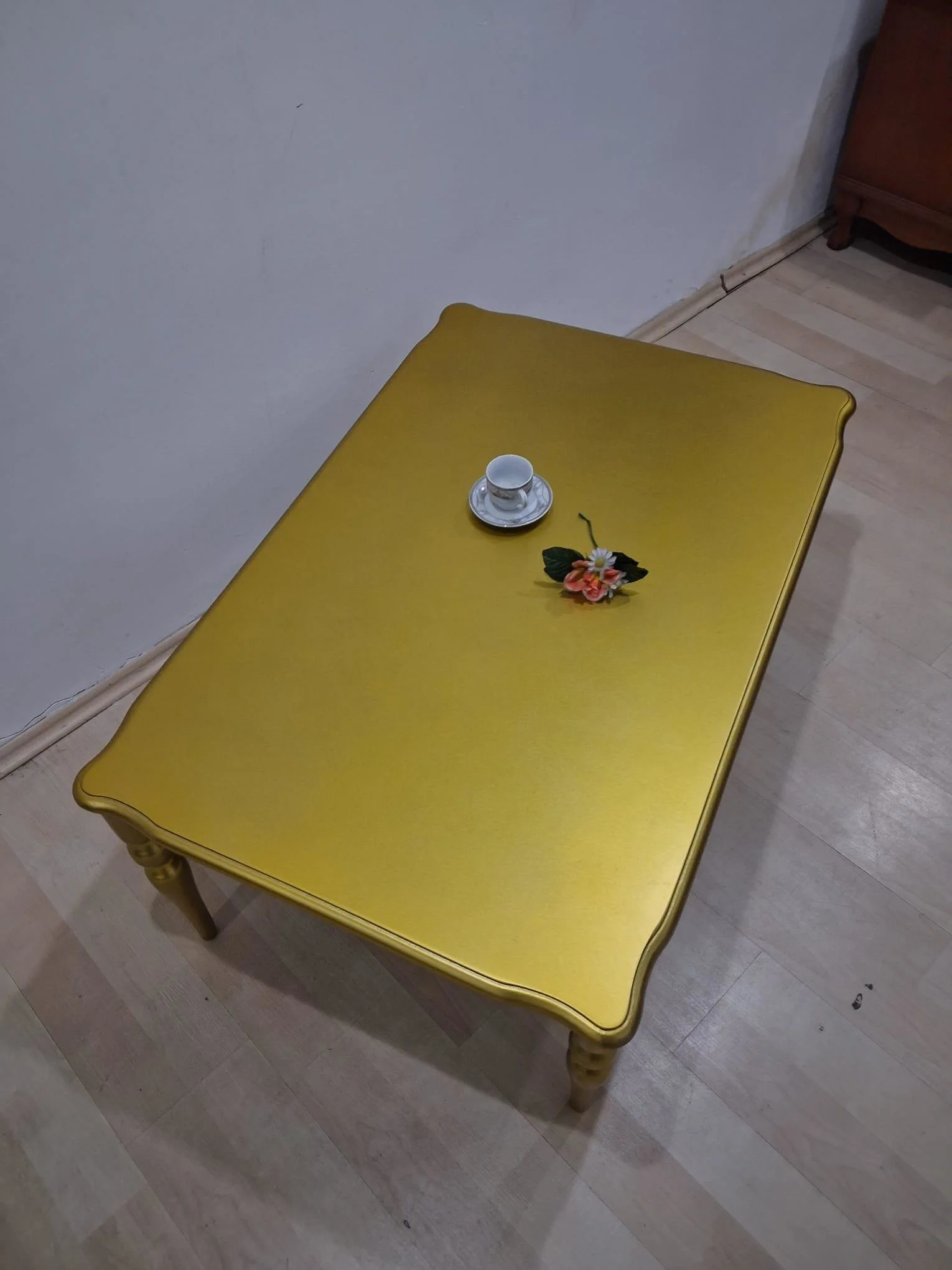 Orta Sehpa Demonte 90685 Model Kayın Aslan Retro Ayak Gold Renk Orta Sehpa Demonte 90685 Model Kayın Aslan Retro Ayak Gold Renk