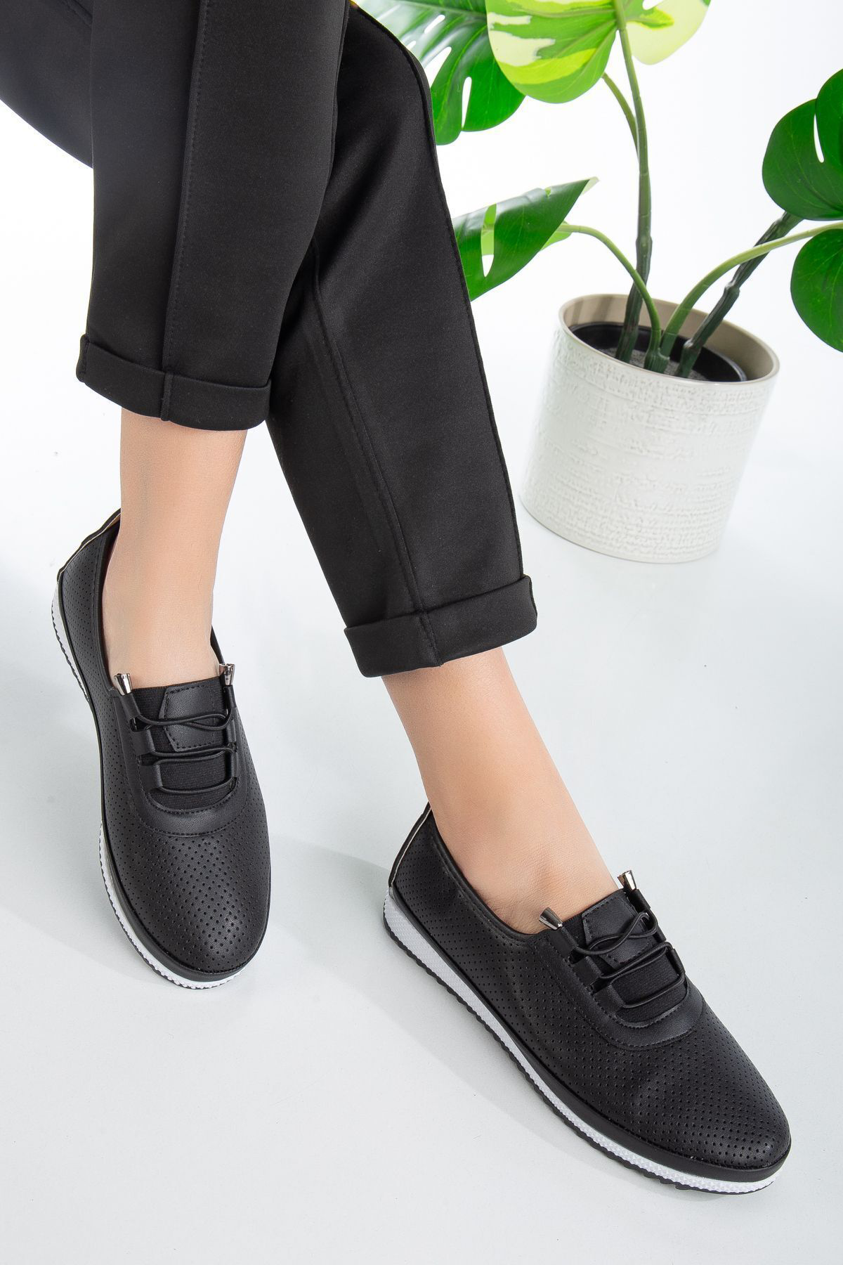 Ortopedik Günlük Yumuşak Kadın Cilt Delikli Ipli Babet Ayakkabı