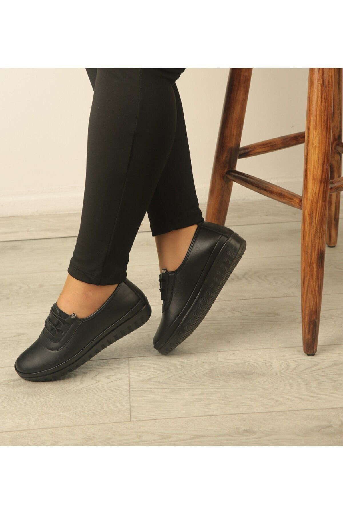 Ortopedik Tabanlı Günlük Yumuşak Rahat Klasik Siyah Kadın Lastkli