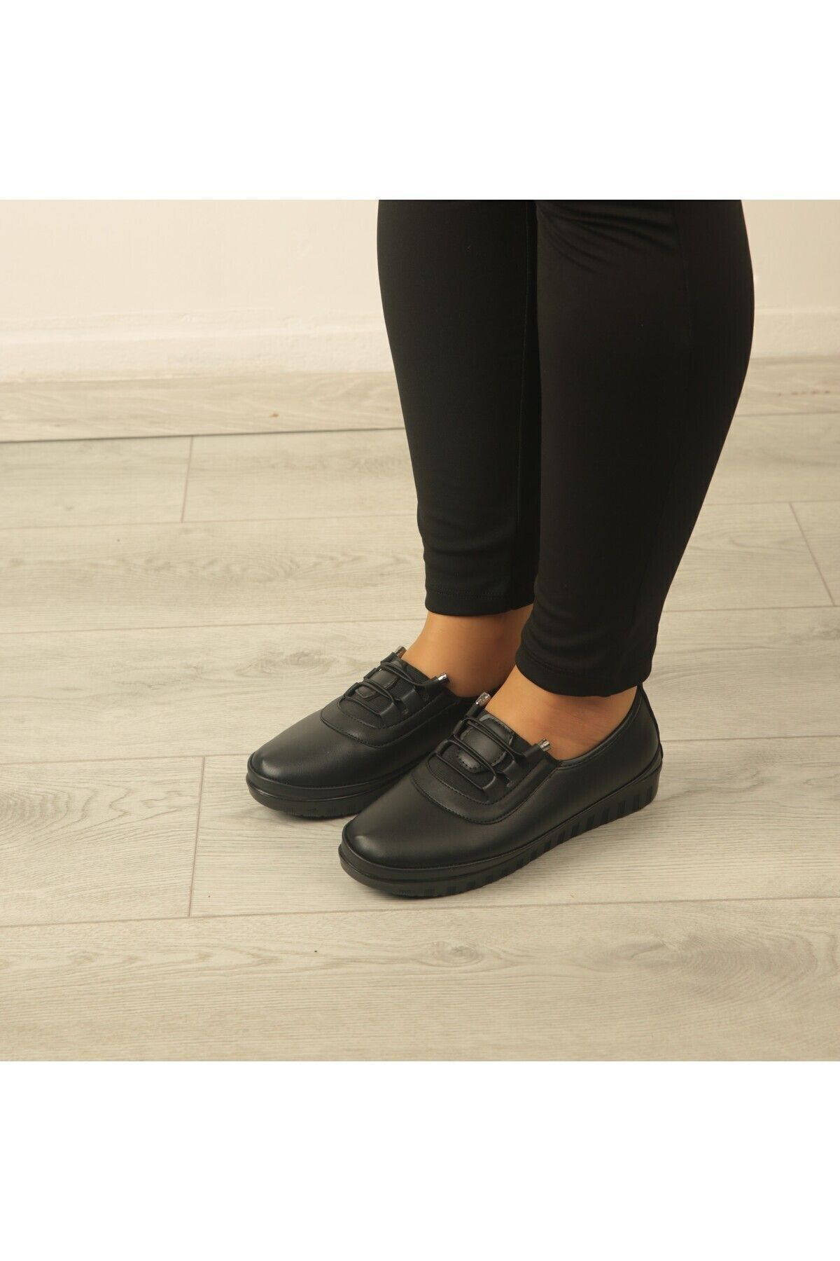 Ortopedik Tabanlı Günlük Yumuşak Rahat Klasik Siyah Kadın Lastkli