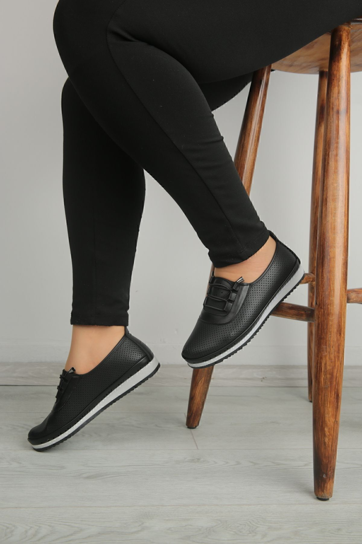 Nayad Bal Ortopedik Tabanlı Günlük Yumuşak Kadın Cilt İpli Delikli Babet Ay