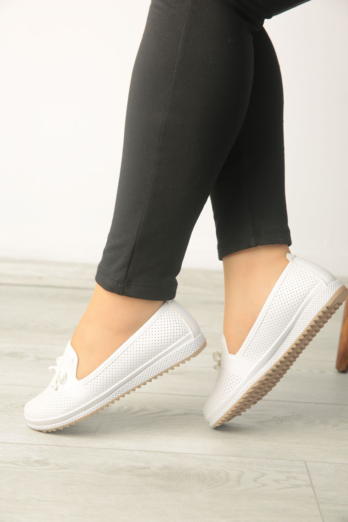 Ortopedik Tabanlı Günlük Yumuşak Tabanlı Beyaz Kadın Babet Ayakka