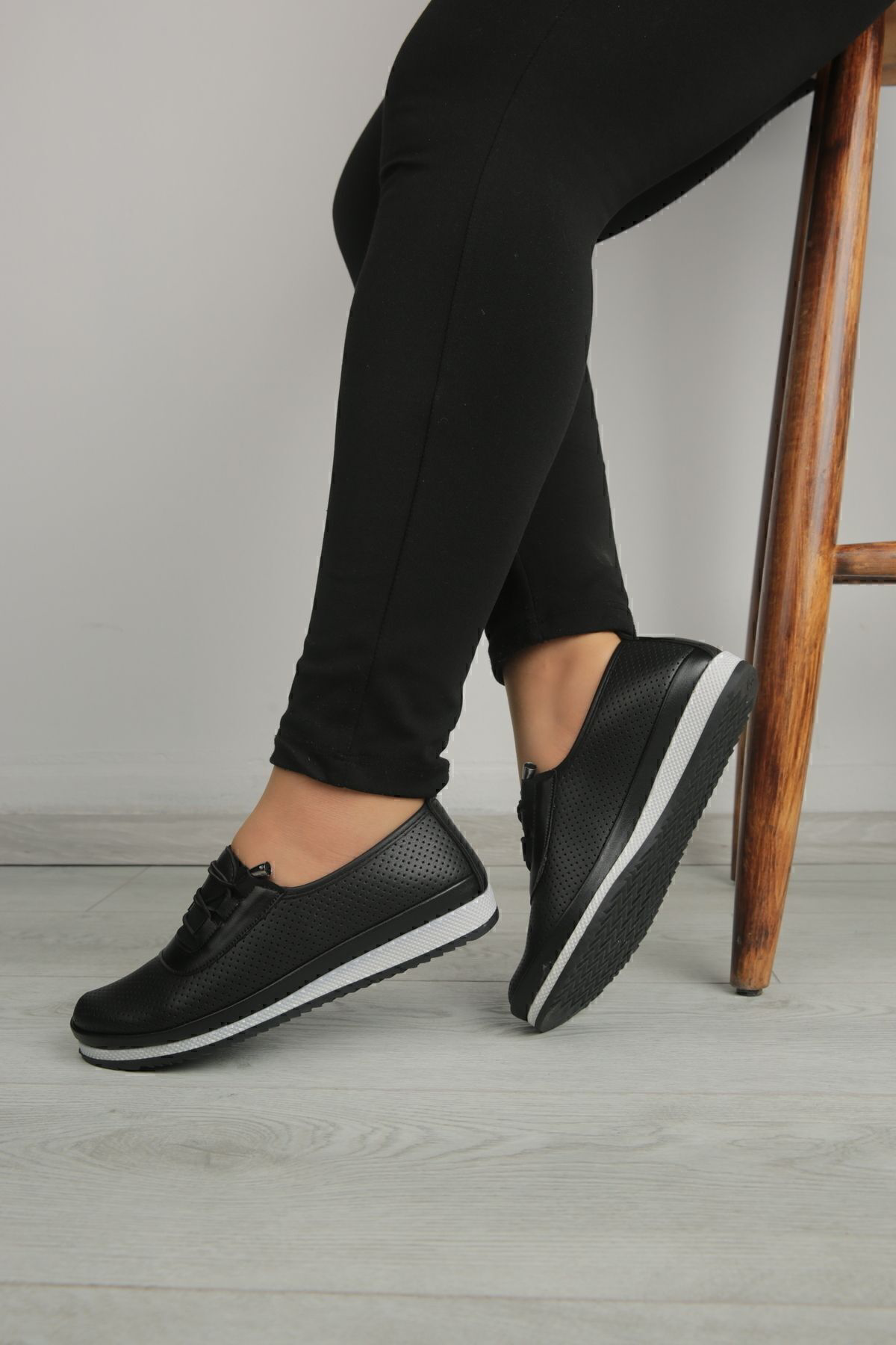 Nayad Bal Ortopedik Tabanlı Günlük Yumuşak Kadın Cilt İpli Delikli Babet Ay