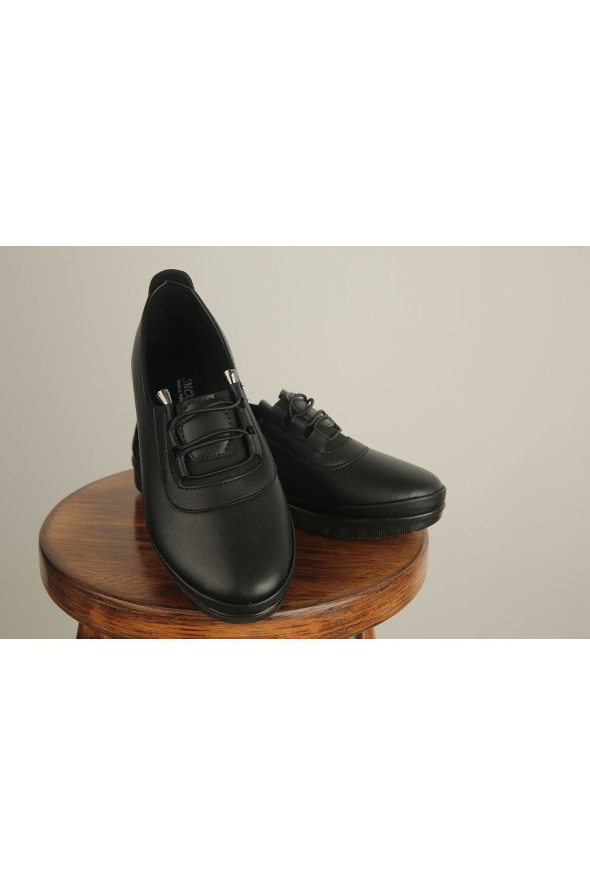 Ortopedik Tabanlı Günlük Yumuşak Rahat Klasik Siyah Kadın Lastkli