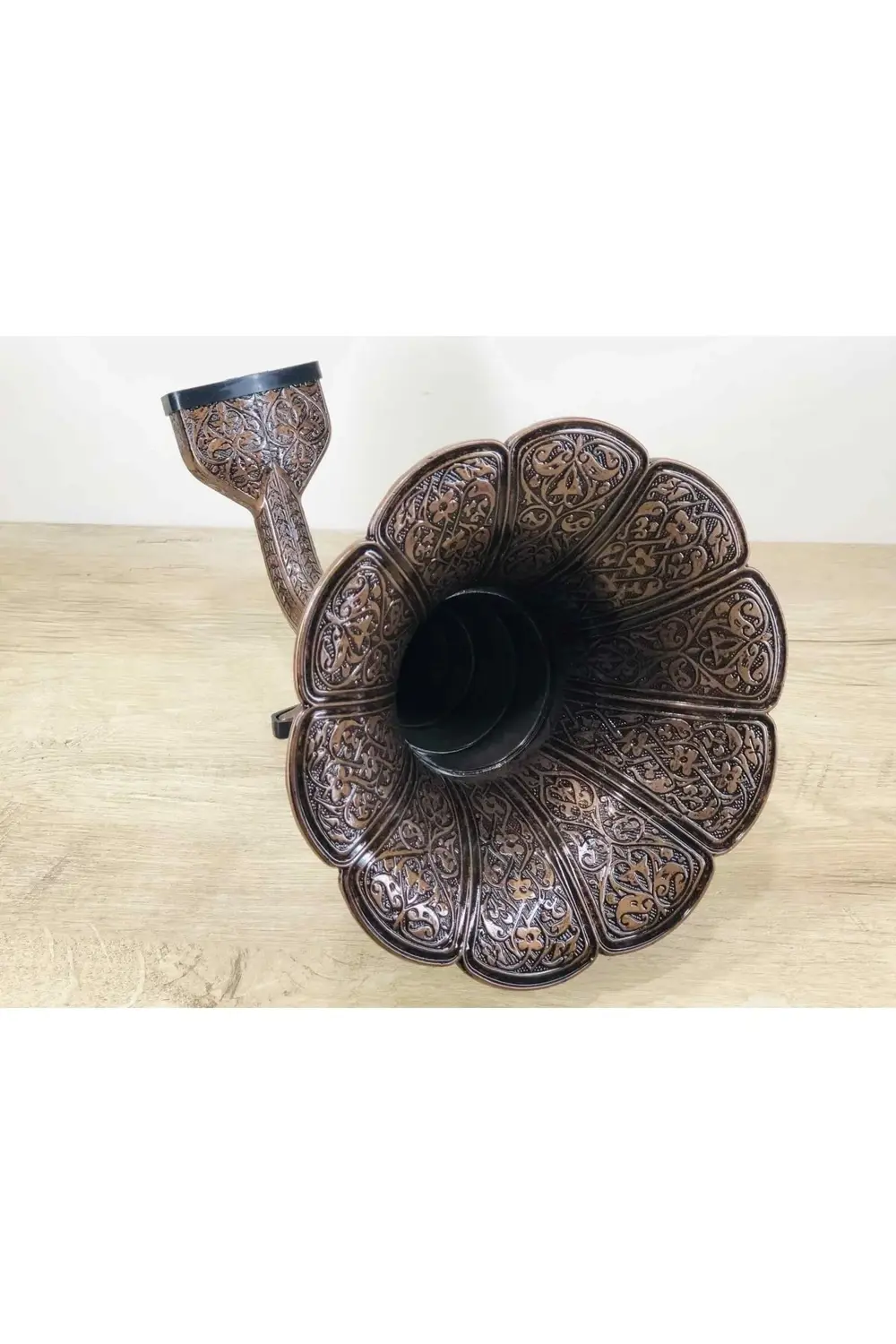 Osmanlı Tarzı Süslemeli Dekorluk Antik Bakır Gramofon Şekilli Cep