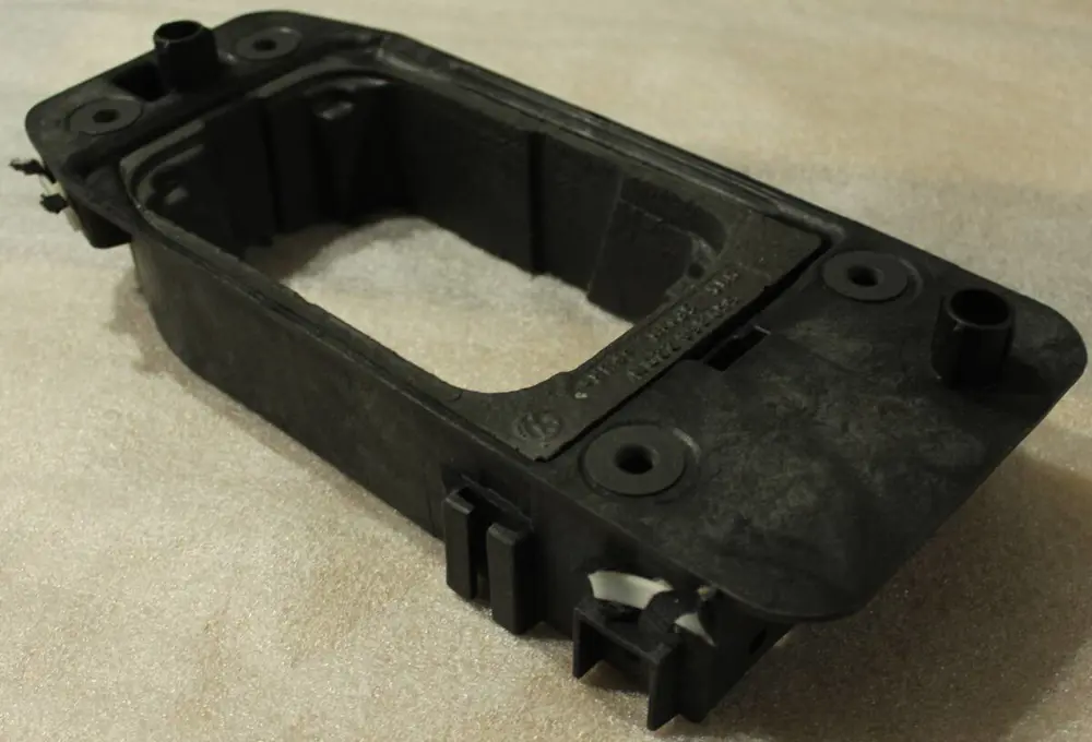 Otomatik Vites Alt Ara Plastiği (VW Orjinal)(5G0864220)(Golf 7)