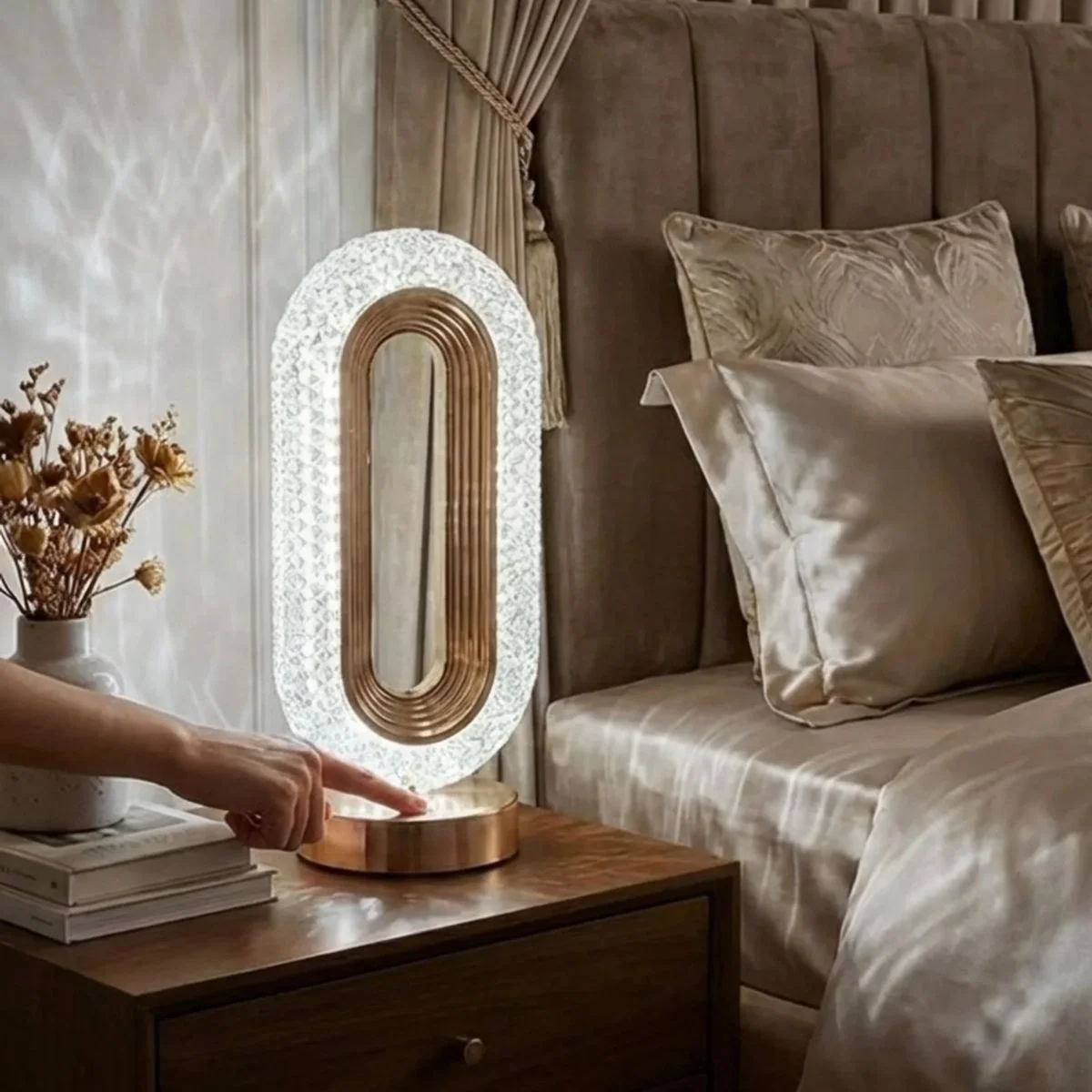 Oval Şeklinde Kristal Led Masa Lambası – Dokunmatik, 3 Renk Işık Modlu, Şarjlı Dekoratif Gece Lambası Bx40 Fiyatı, Yorumları ve Özellikleri
