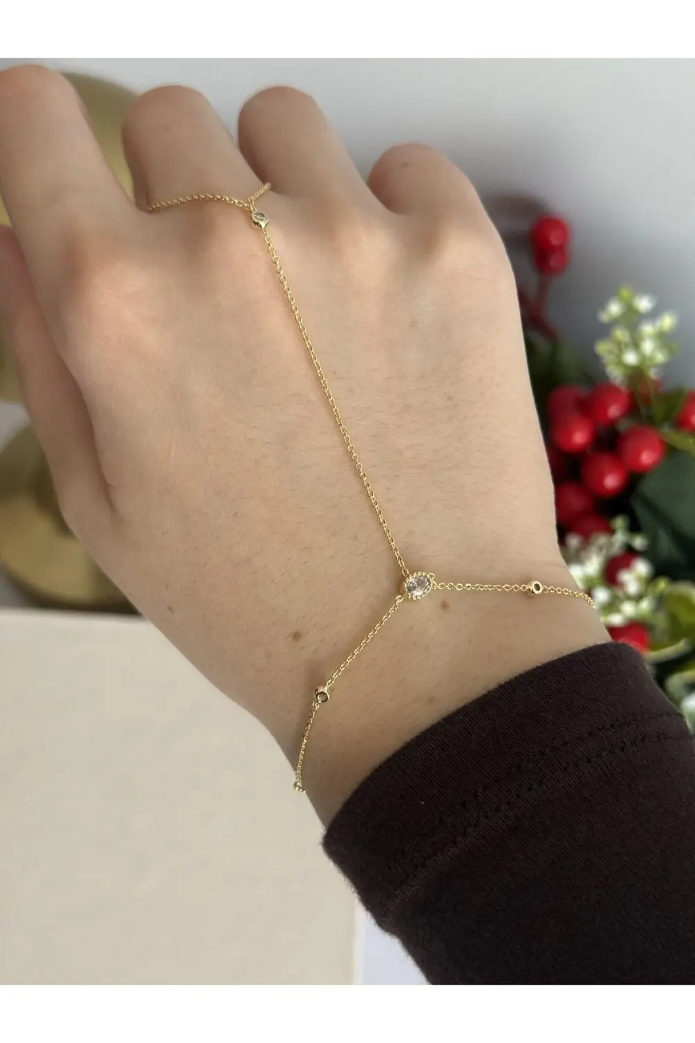 Atelier Emine Oval Taş Detaylı Şahmeran