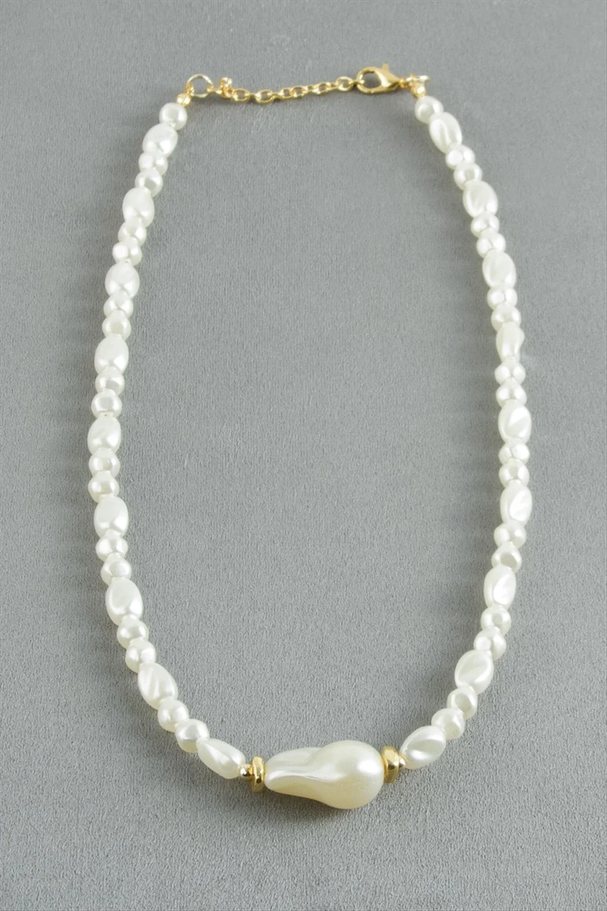 Oval Taşlı İnci  Kolye