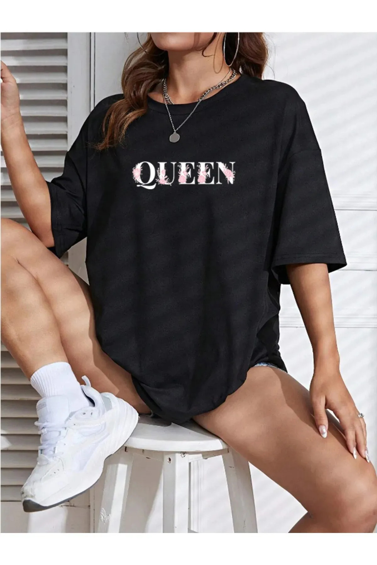 Oversize Çiçekli Queen Baskılı T-shirt