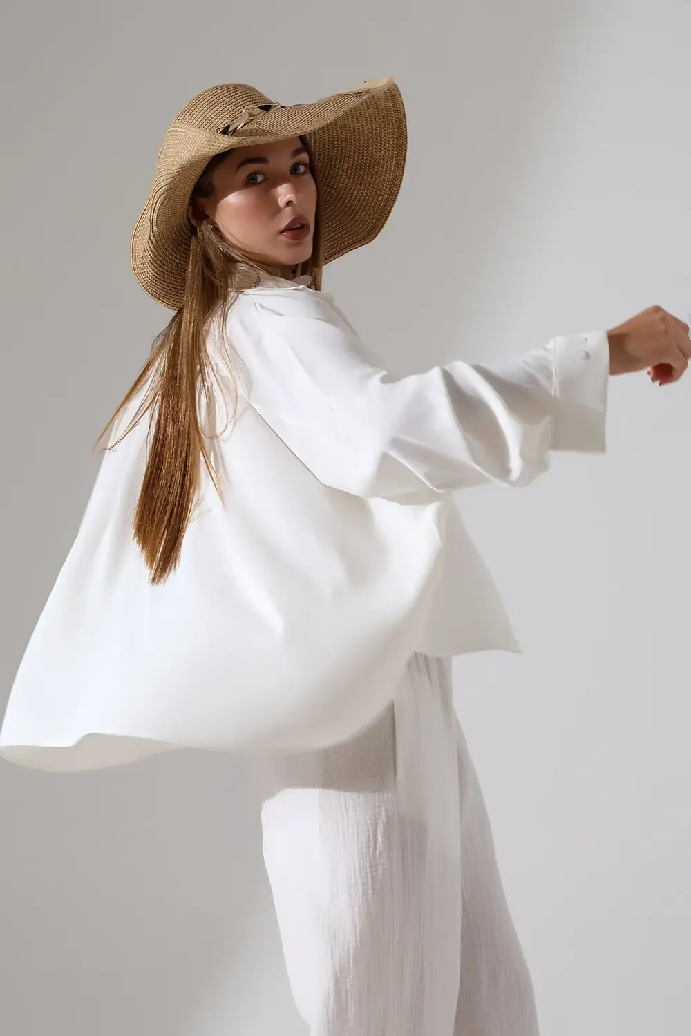 Oversize Ekru Maroken Gömlek – Kapaklı Cepli Bol Kalıp