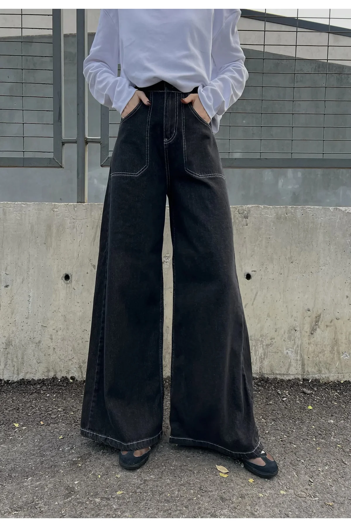 Oversize Graffiti Detaylı Jean Pantolon