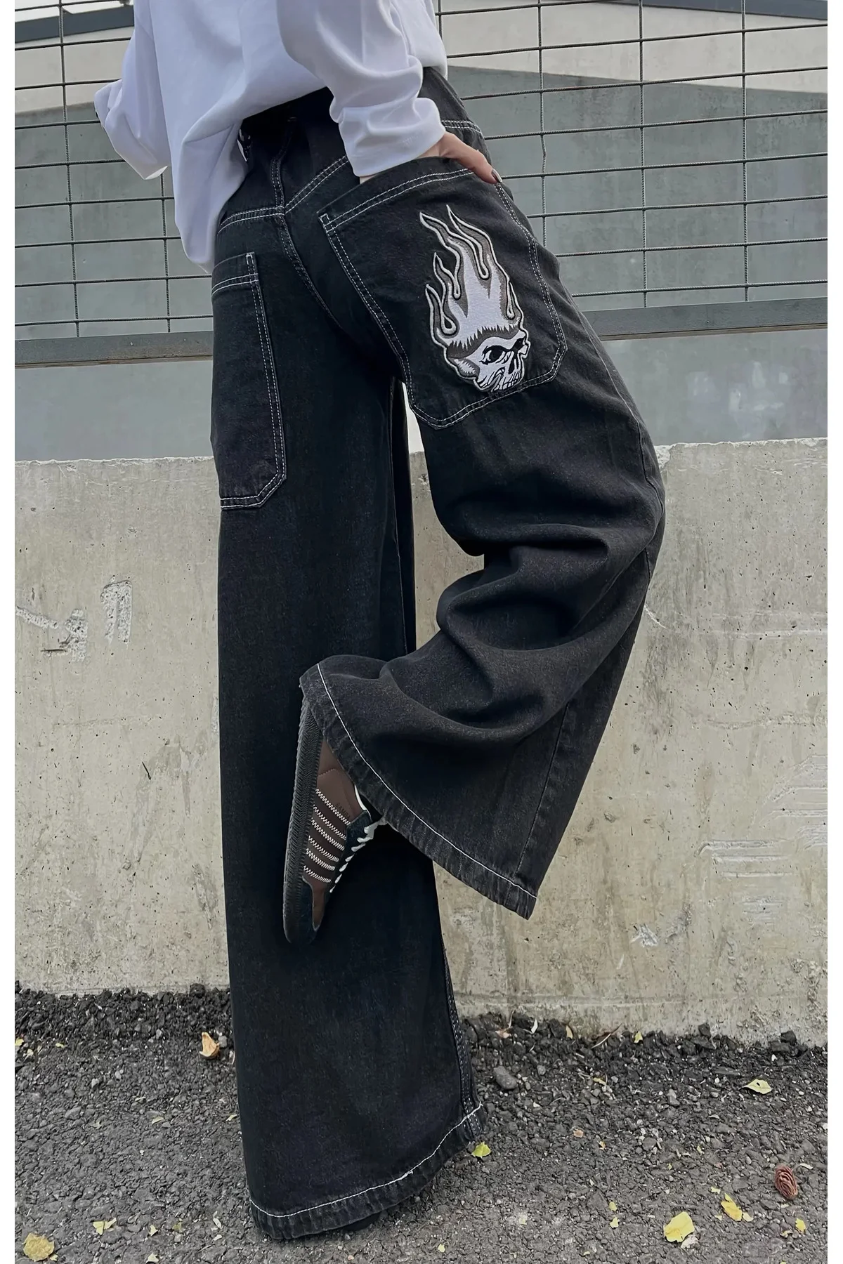 Oversize Graffiti Detaylı Jean Pantolon