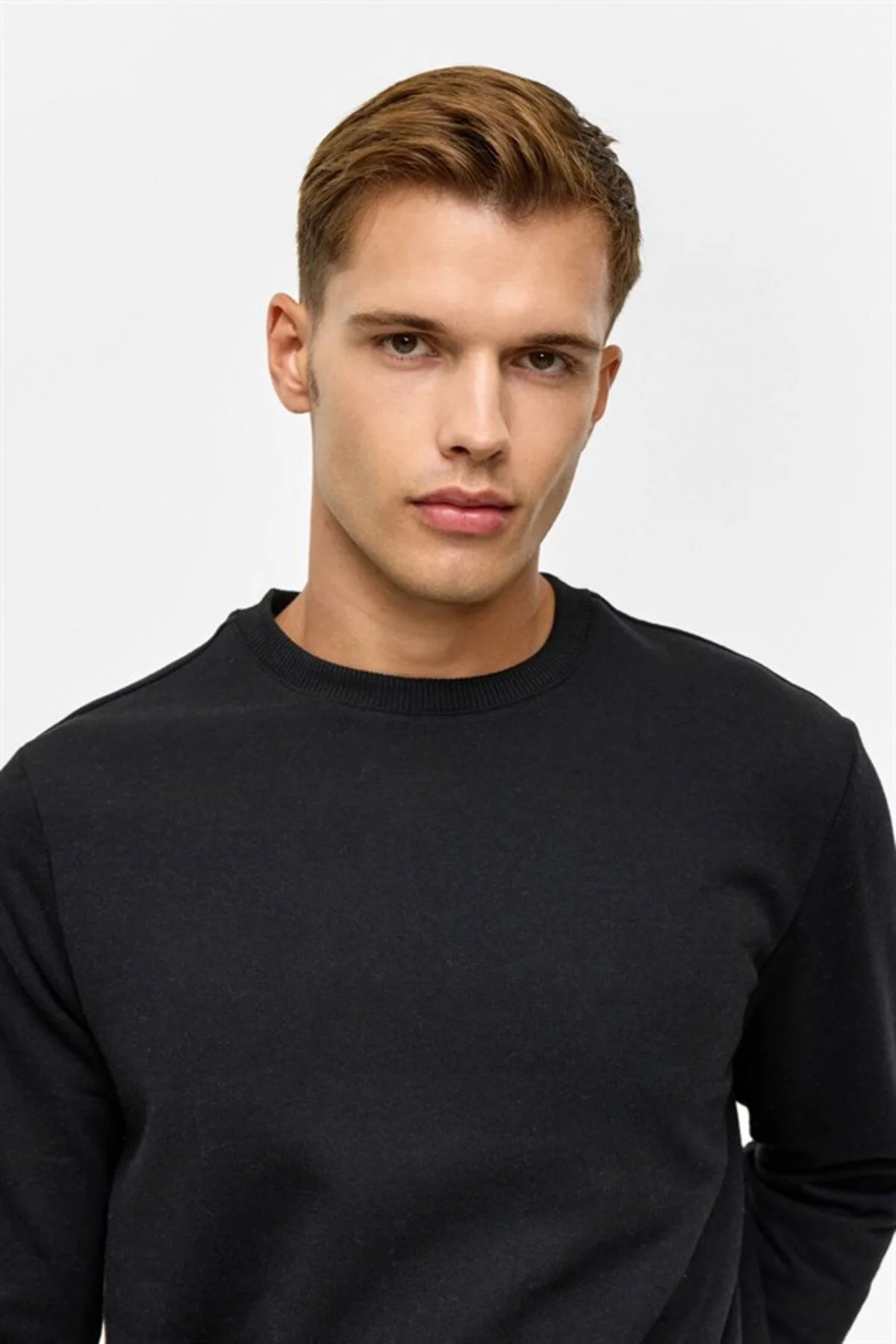 Oversize Kalıp Siyah O Yaka 3 İplik Yumuşak Dokulu Sweat