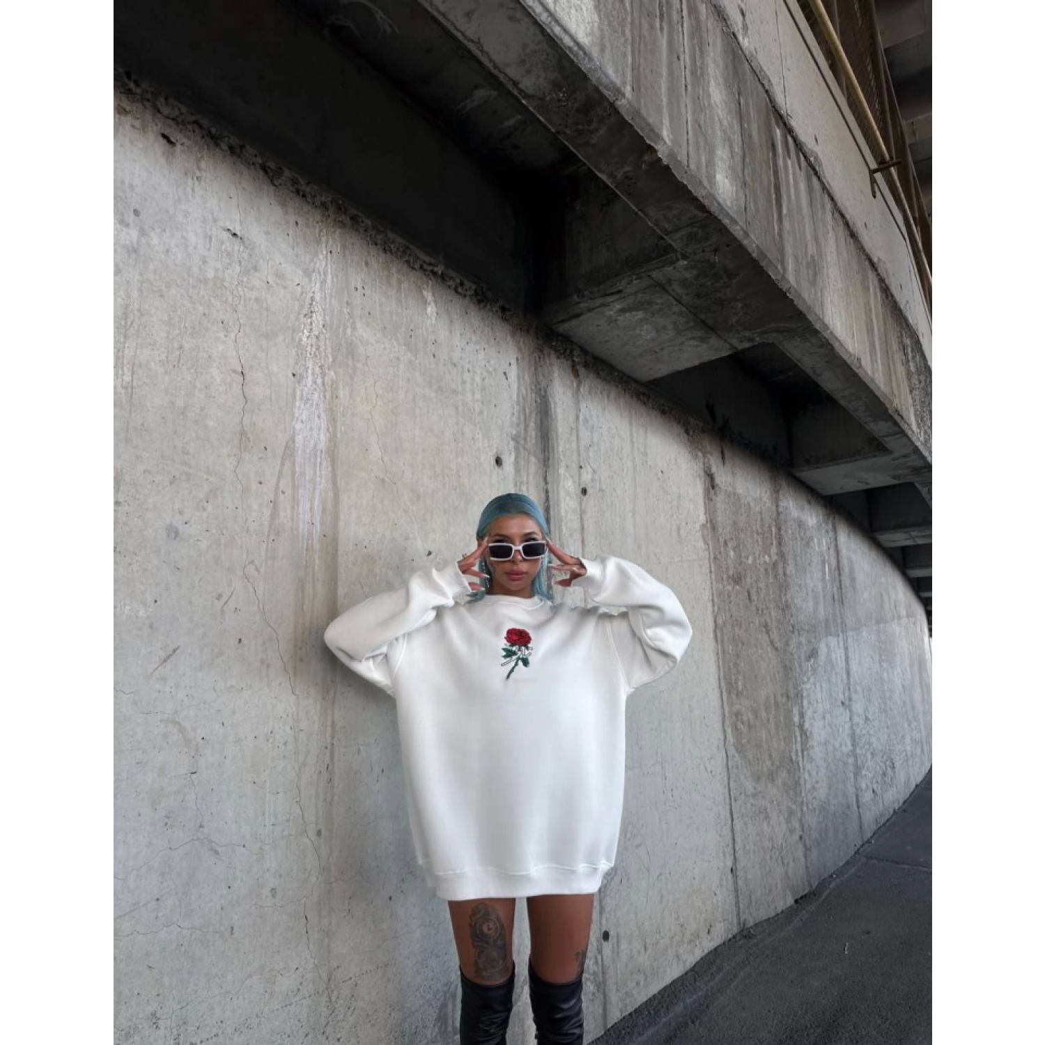 Oversize Üç İplik Bisiklet Yaka Baskılı SweatShirt - Beyaz Oversize Üç İplik Bisiklet Yaka Baskılı SweatShirt - Beyaz