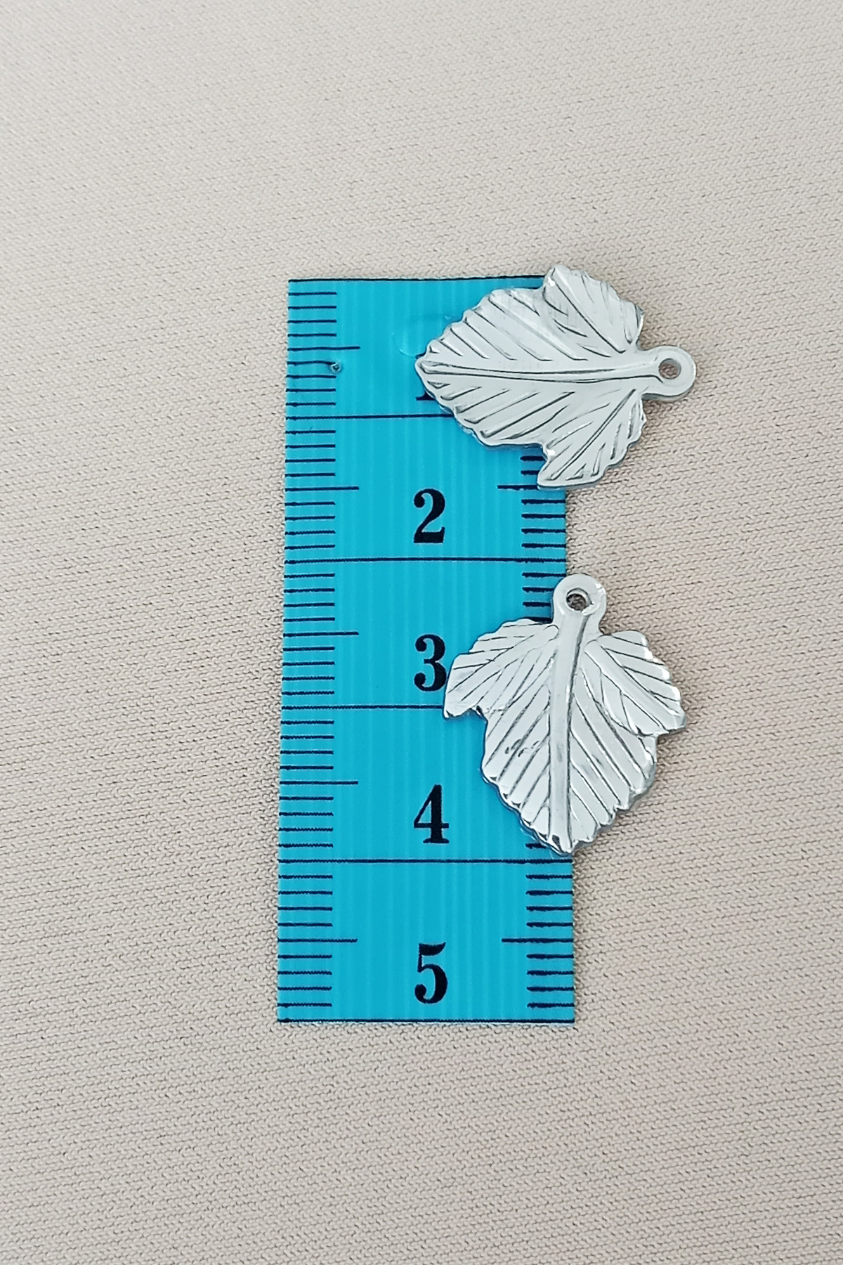 Oya Abiye Bileklik Kolye Pleksi Metalik Plastik Pul Gümüş Renk 24