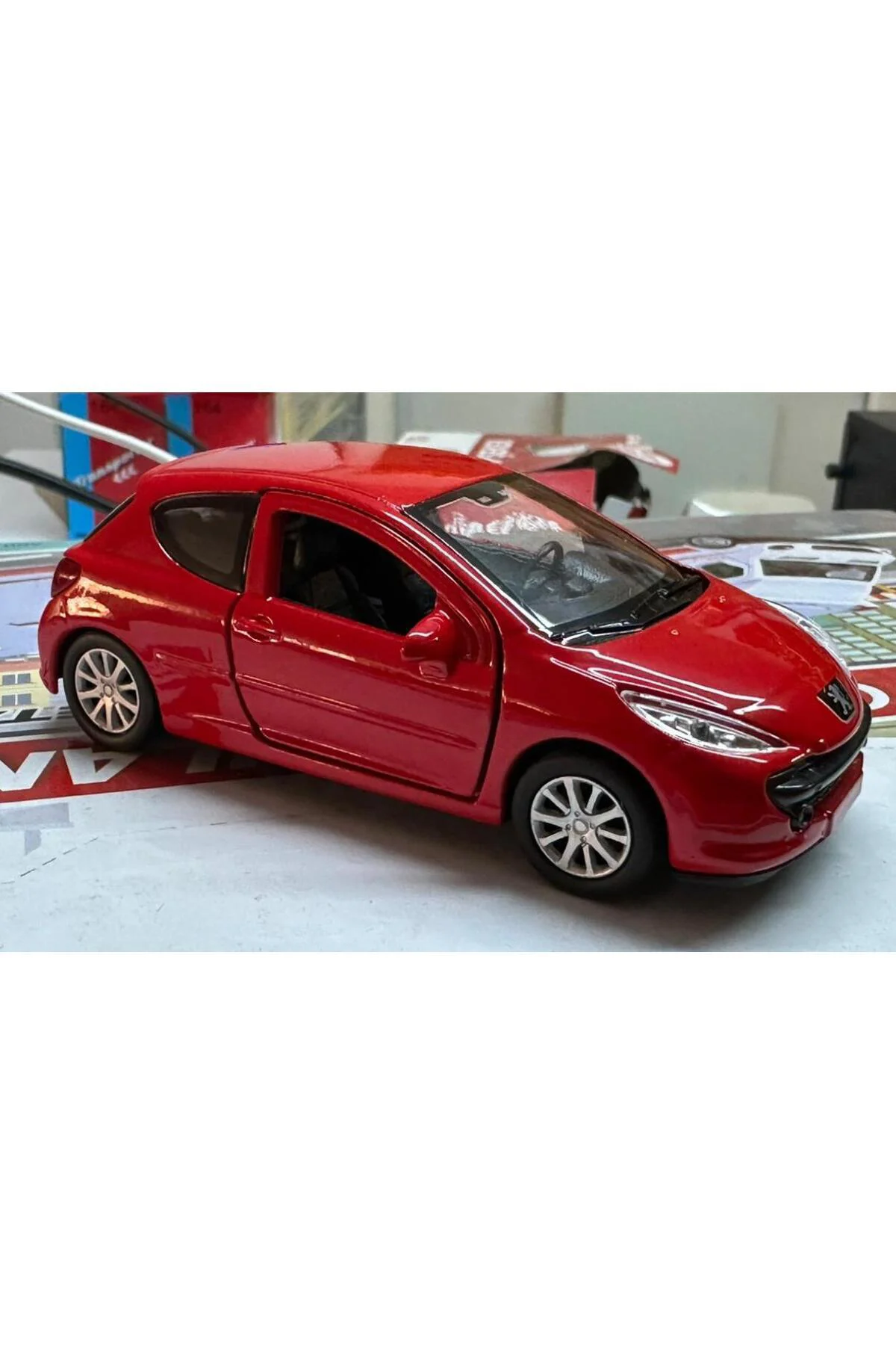 Oyuncak Metal Model Araba 1/36 Çek Bırak Peought 207 Kırmızı