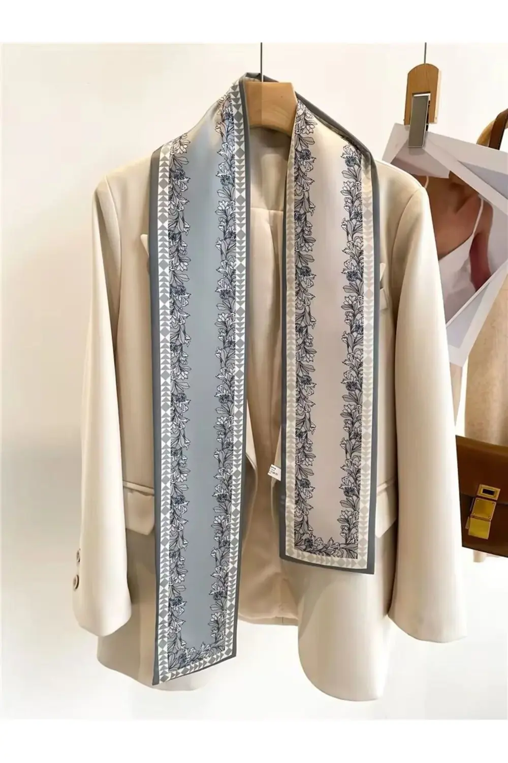 Özel Desenli Atkılar Gri Desenli