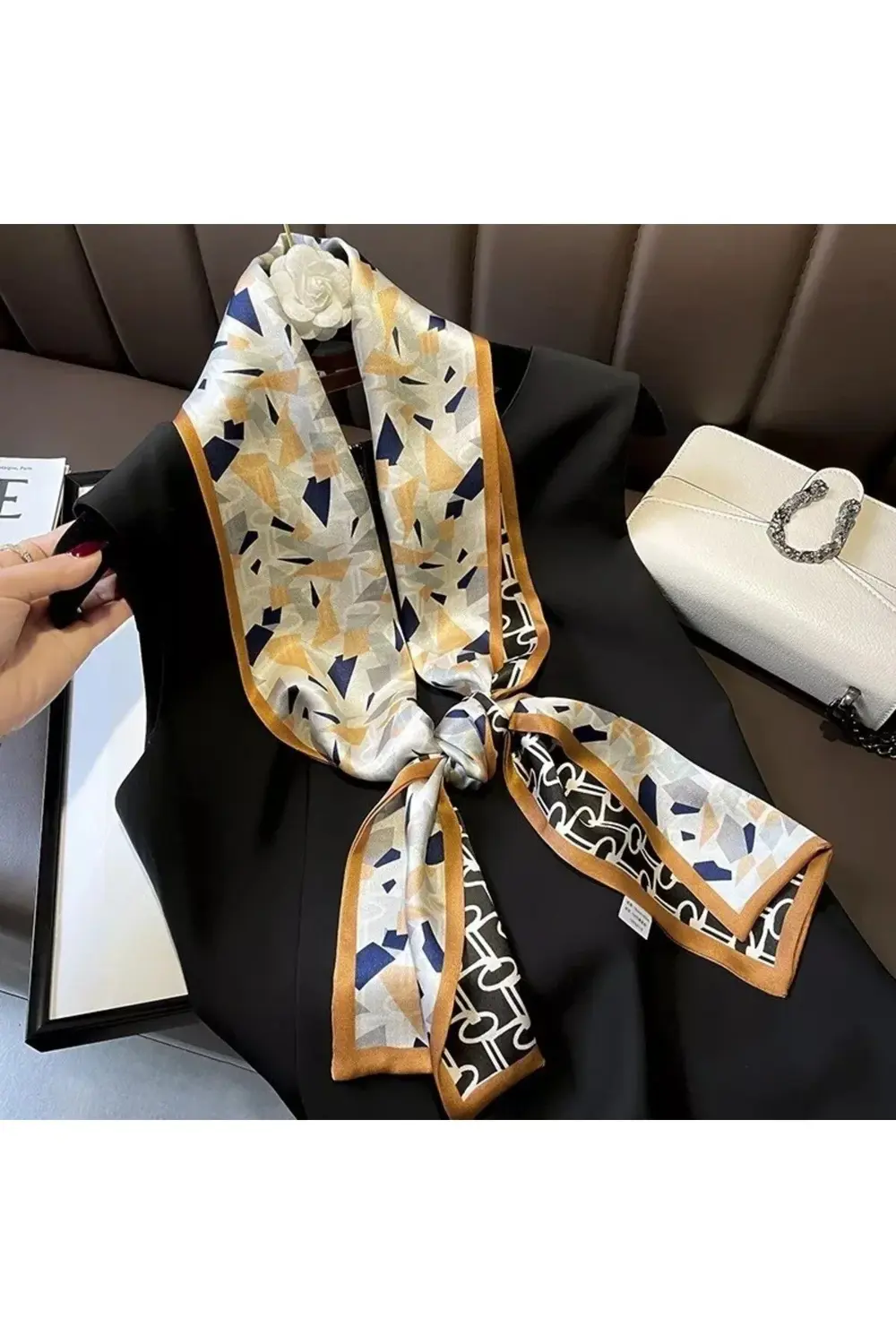 Özel Desenli Atkılar Karışık İkonlar Desenli