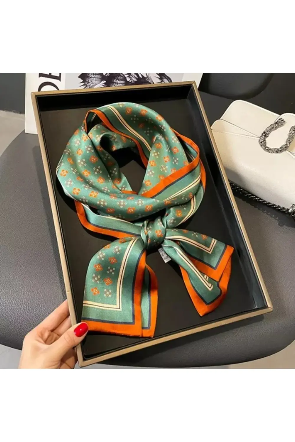 Özel Desenli Atkılar Yeşil ve Turuncu Desenli