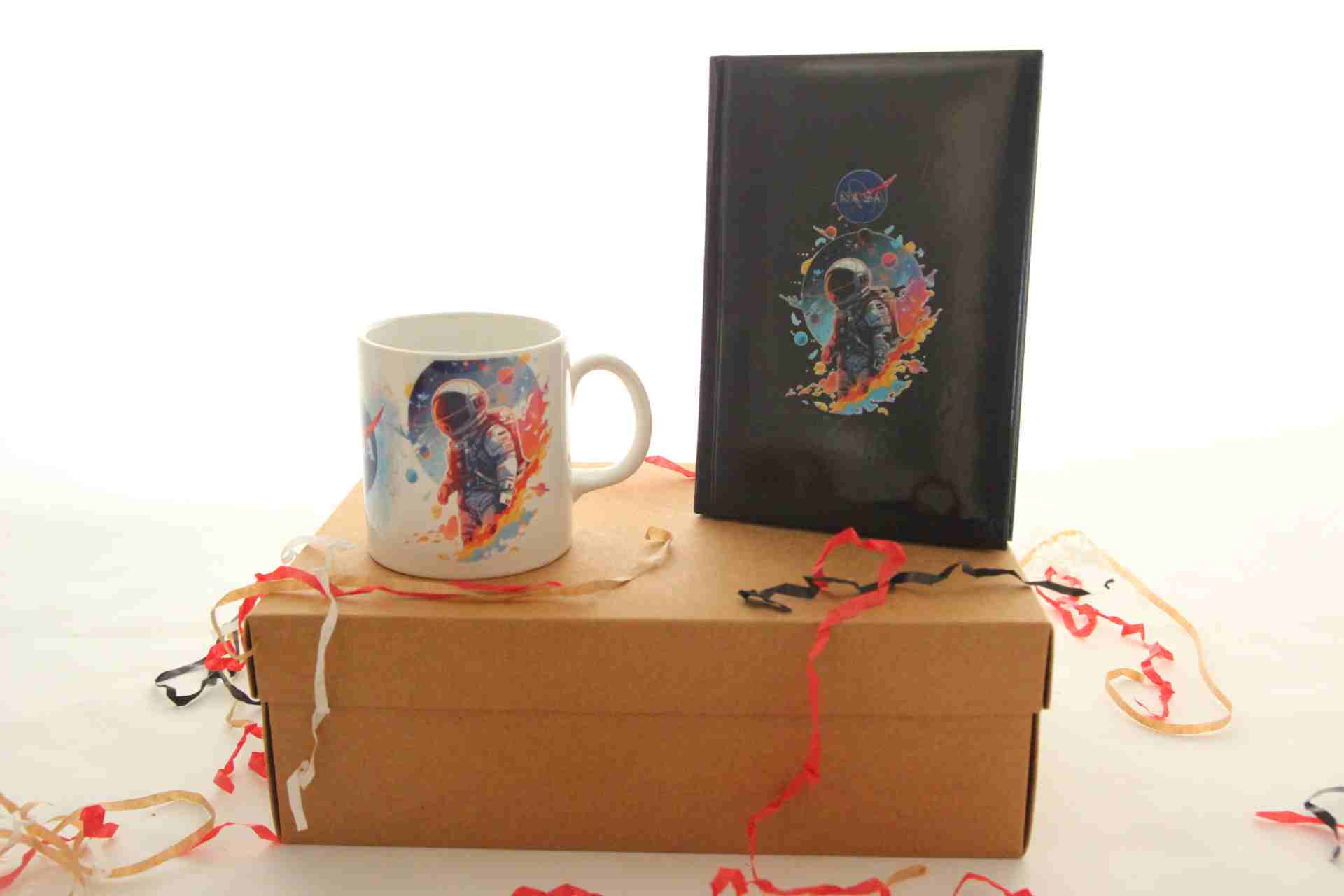 İhtiyaçavm Özel Kutusunda Hediye Seti Nasa Temalı Siyah Defter Ve Kupa Bardak Hediye Kutusu