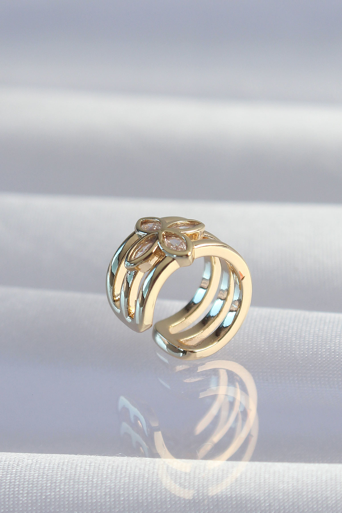 Özel Seri Pirinç Gold Renk Yonca Earcuff Küpe