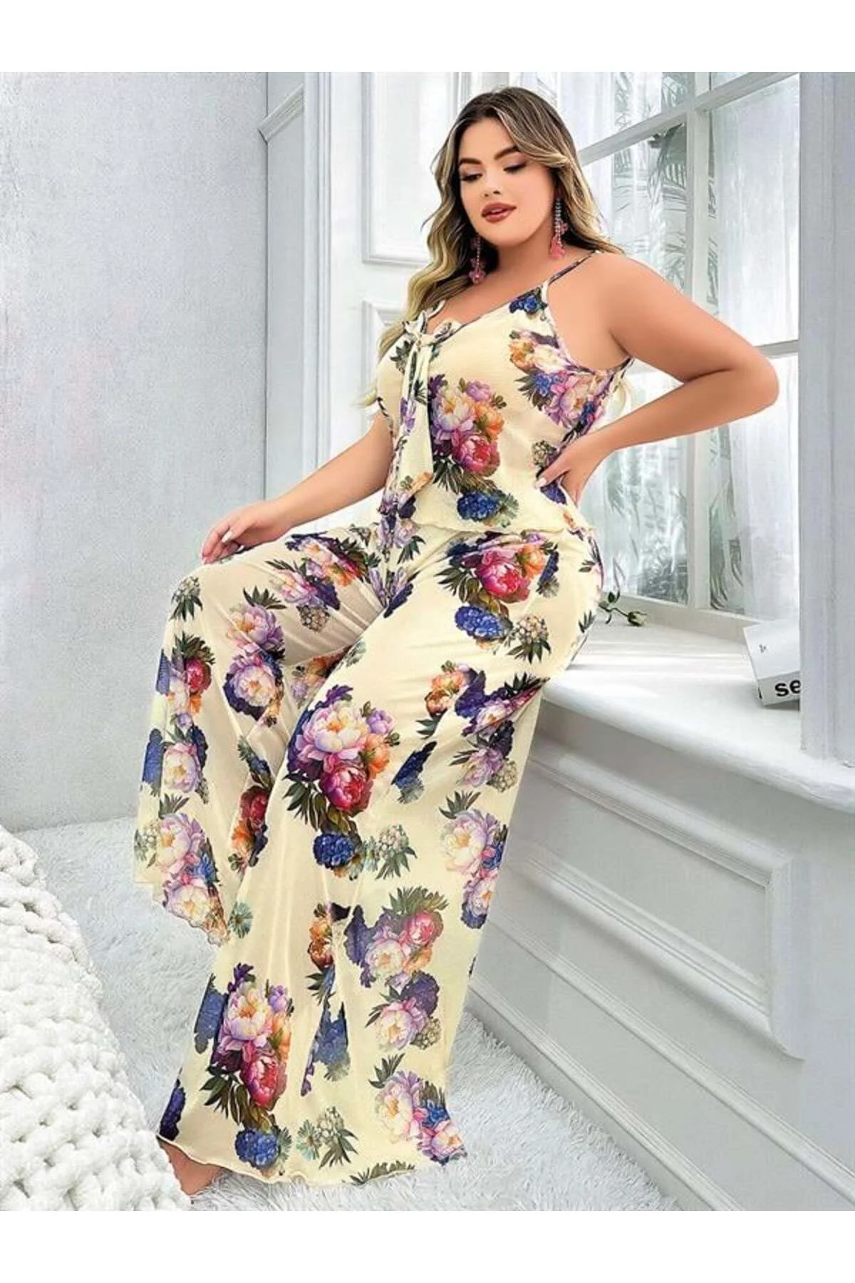 Özel Tasarım Büyük Beden Çiçek Desenli İnce Askılı 2’li Pijama Takımı