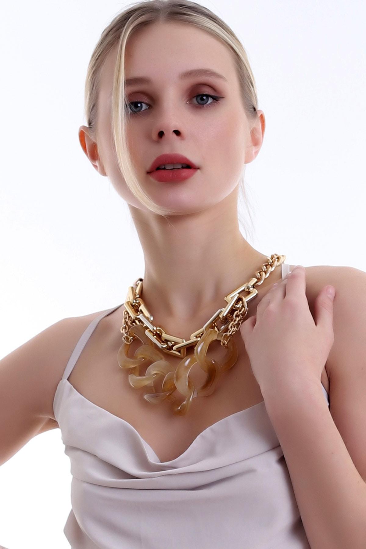 Özel Tasarım Çift Kat Halka Detaylı Zarif Ve Şık Zincir Kolye