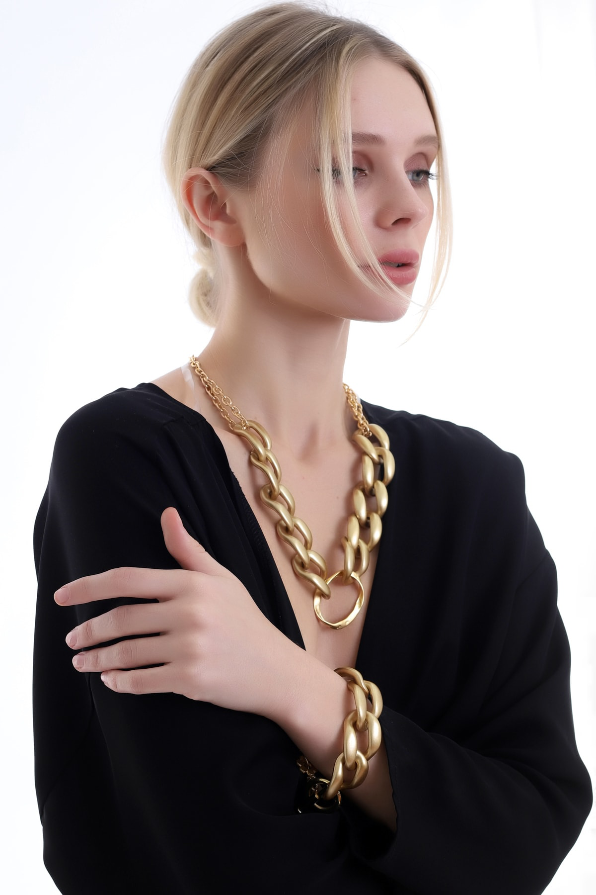 Dreamlike Özel Tasarım Cool And Chic Mat Altın Tonu Kolye Ve Bileklik Seti