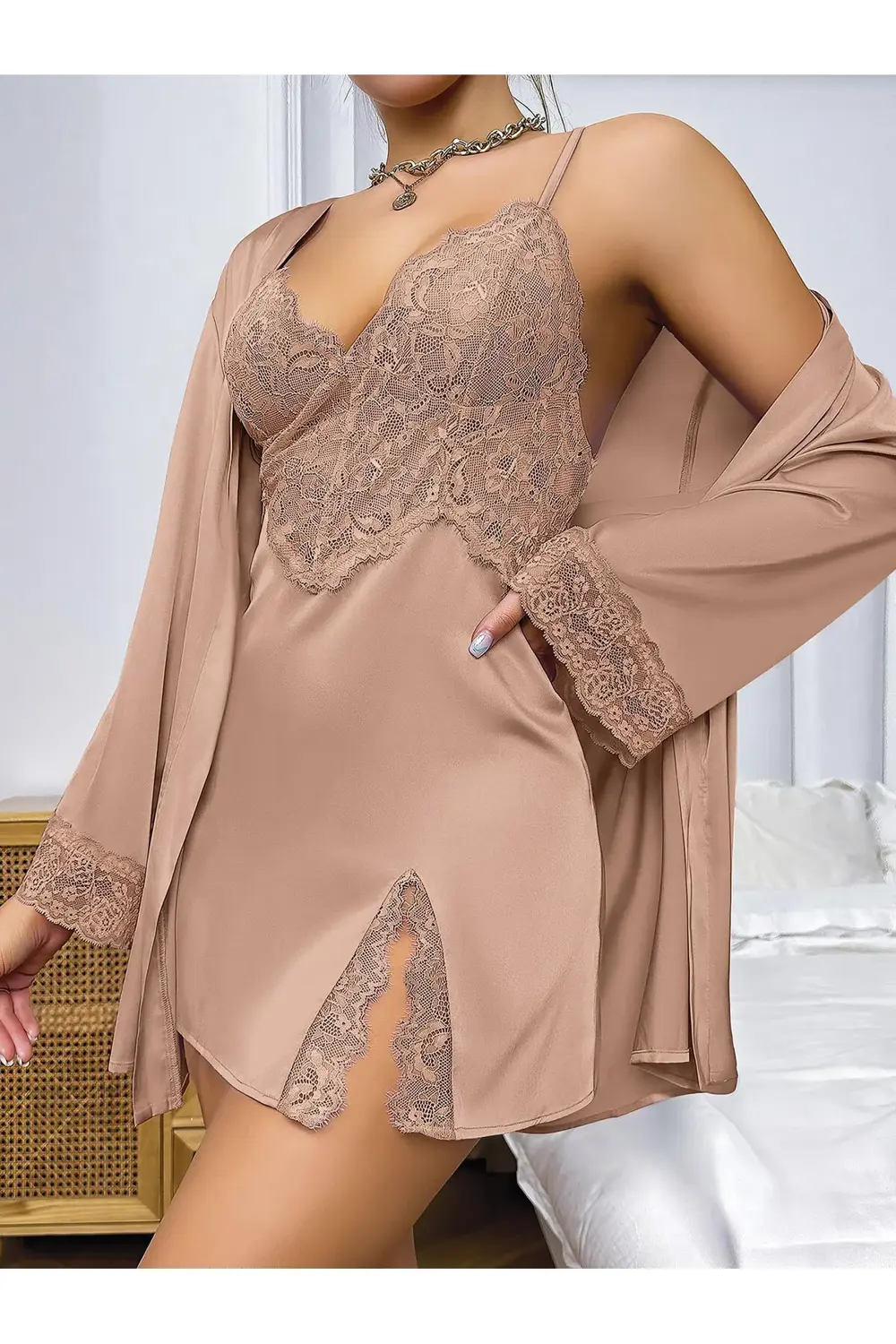 Özel Tasarım Dantel İşlemeli Şık Göğüs Dekolteli Sabahlıklı 2'li