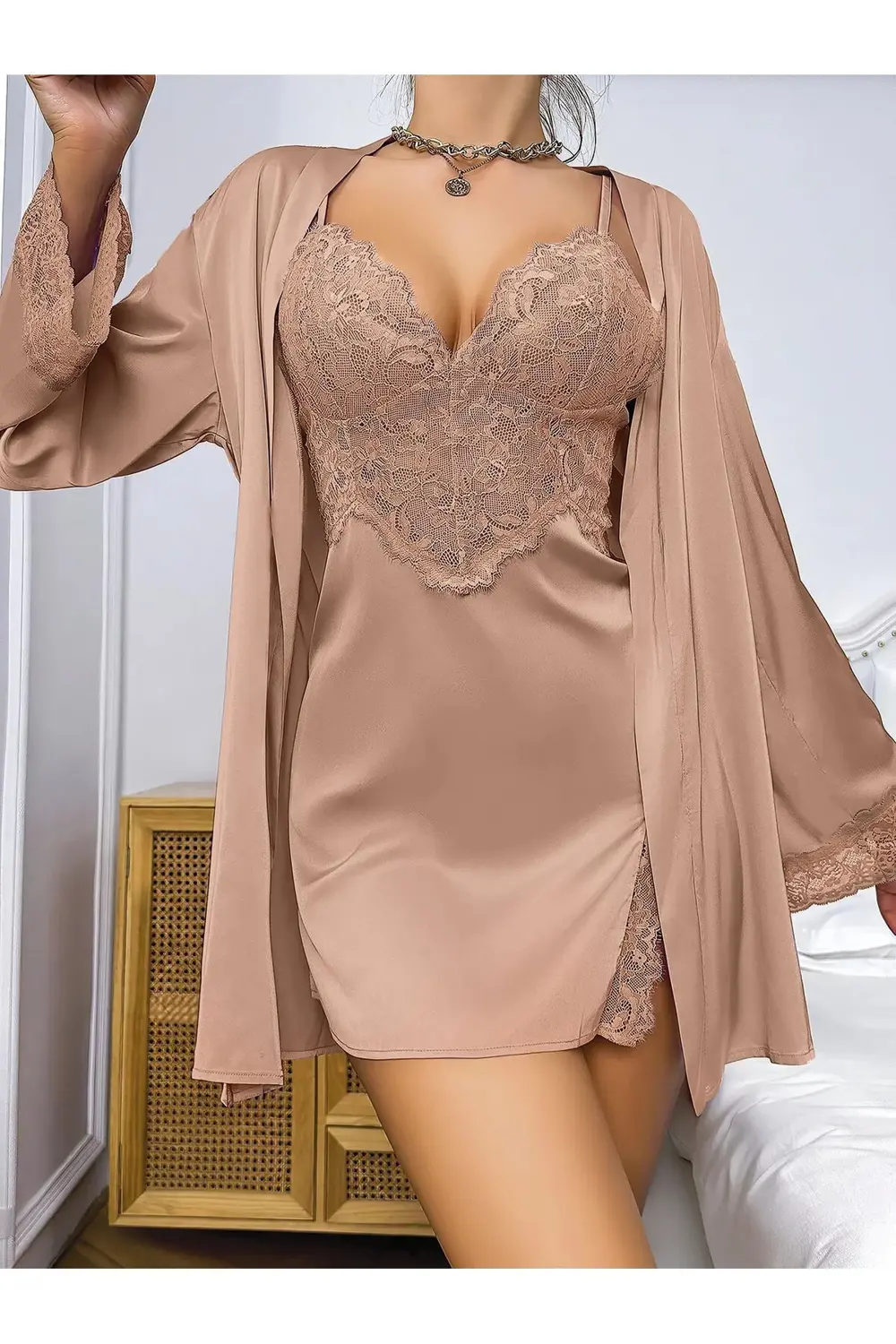 Özel Tasarım Dantel İşlemeli Şık Göğüs Dekolteli Sabahlıklı 2'li