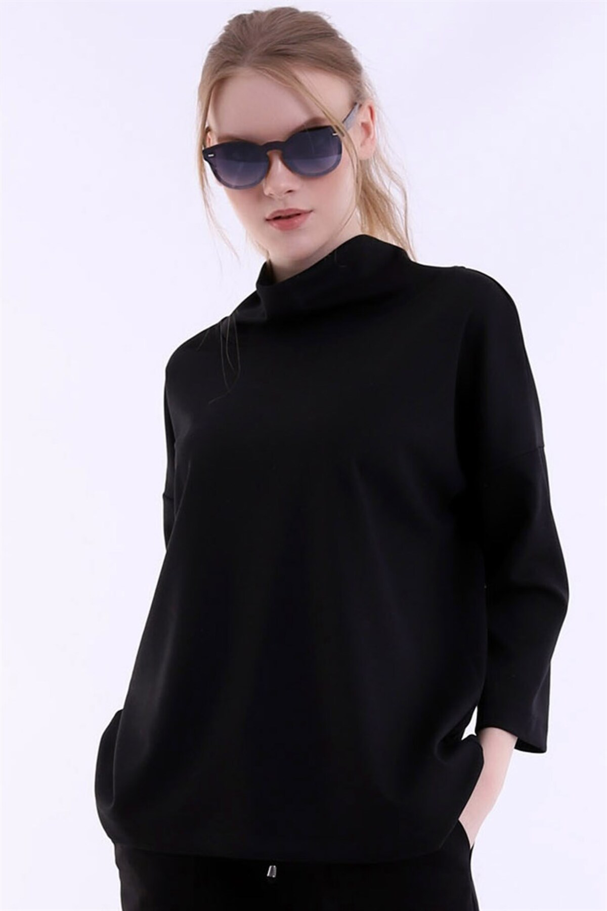 Özel Tasarım Degaje Yaka Uzun Kol Rahat Kesim Tarz Bluz