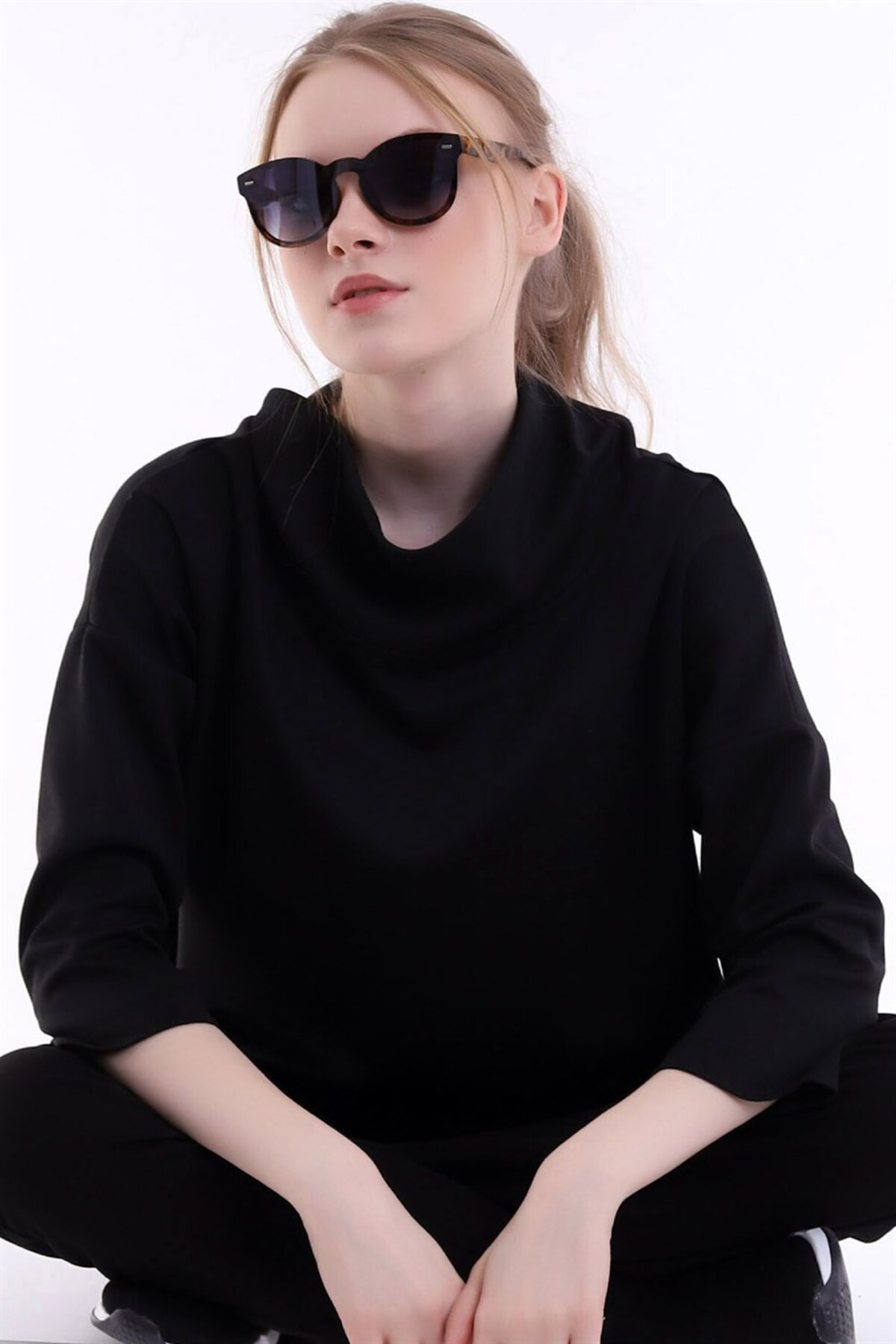 Özel Tasarım Degaje Yaka Uzun Kol Rahat Kesim Tarz Bluz