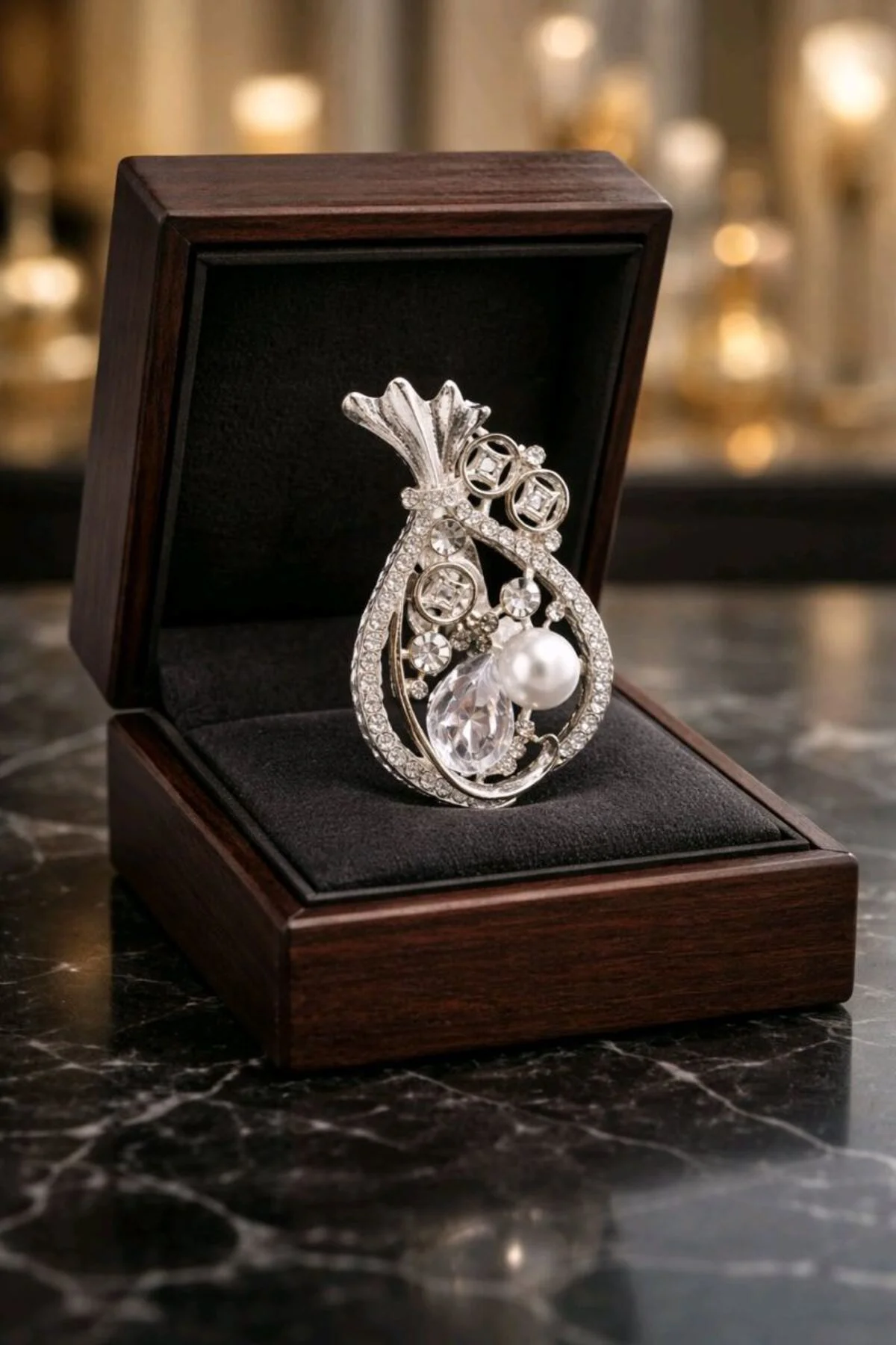 Özel Tasarım Figürlü Renkli Lüks Broş