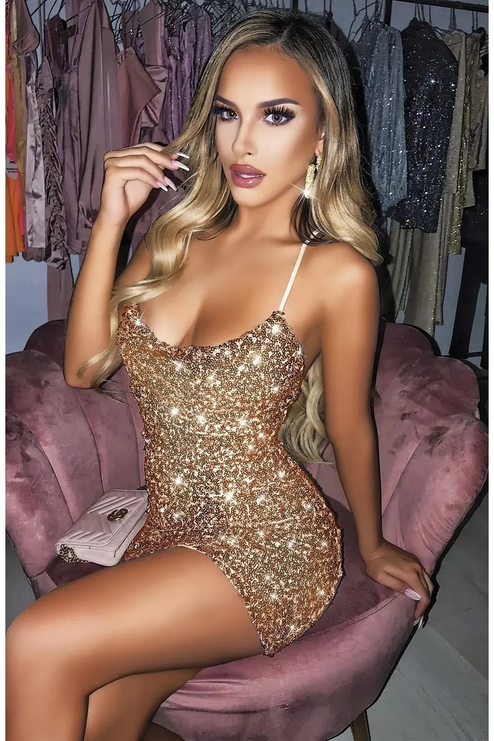 Özel Tasarım Gold Payetli Işıltılı Sırt Dekolteli Fantezi Mini Cl