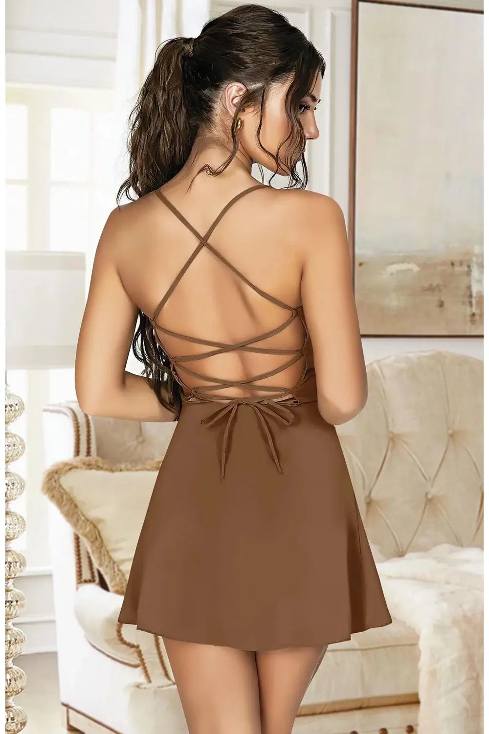 Özel Tasarım İnce Askılı Sırt Dekolteli Kahverengi Mini Saten Gec