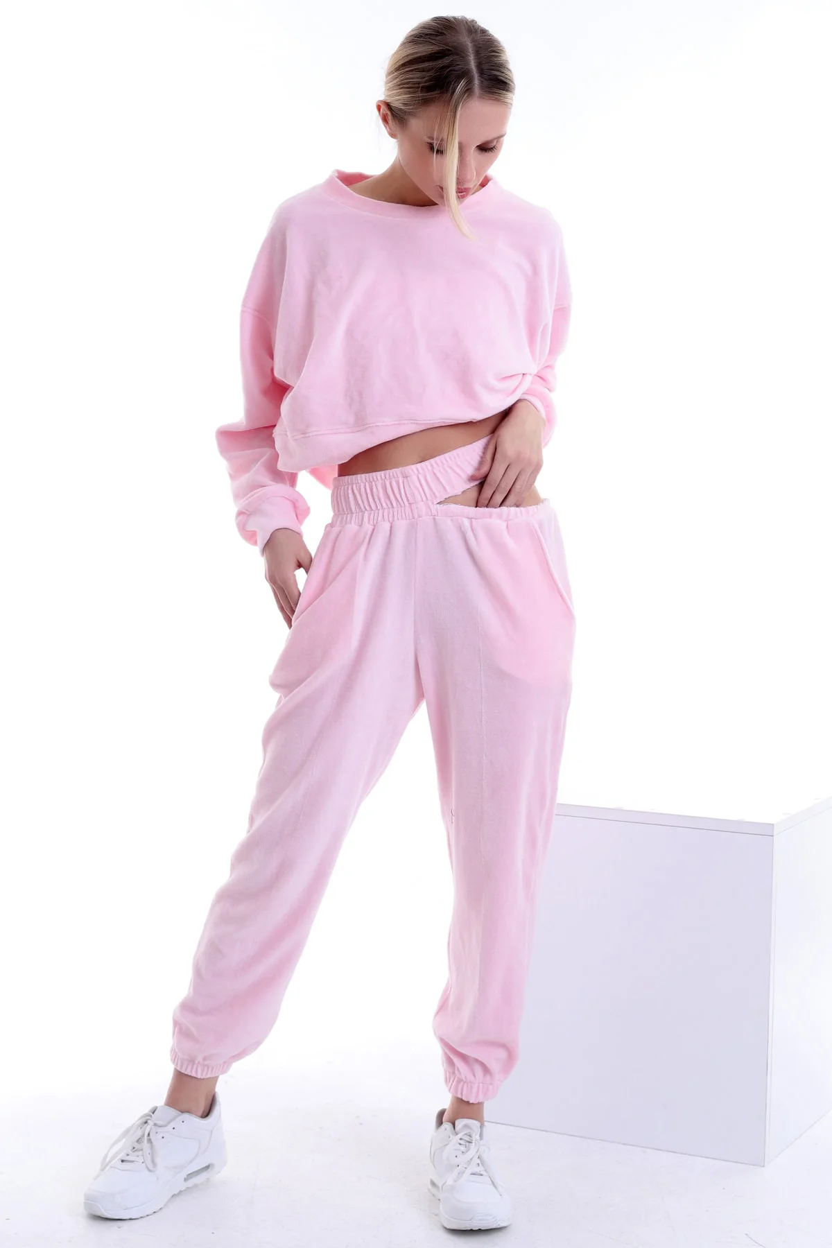 Özel Tasarım Kadife Uzun Kol Lastiği Yırtık Detaylı Eşofman Takım