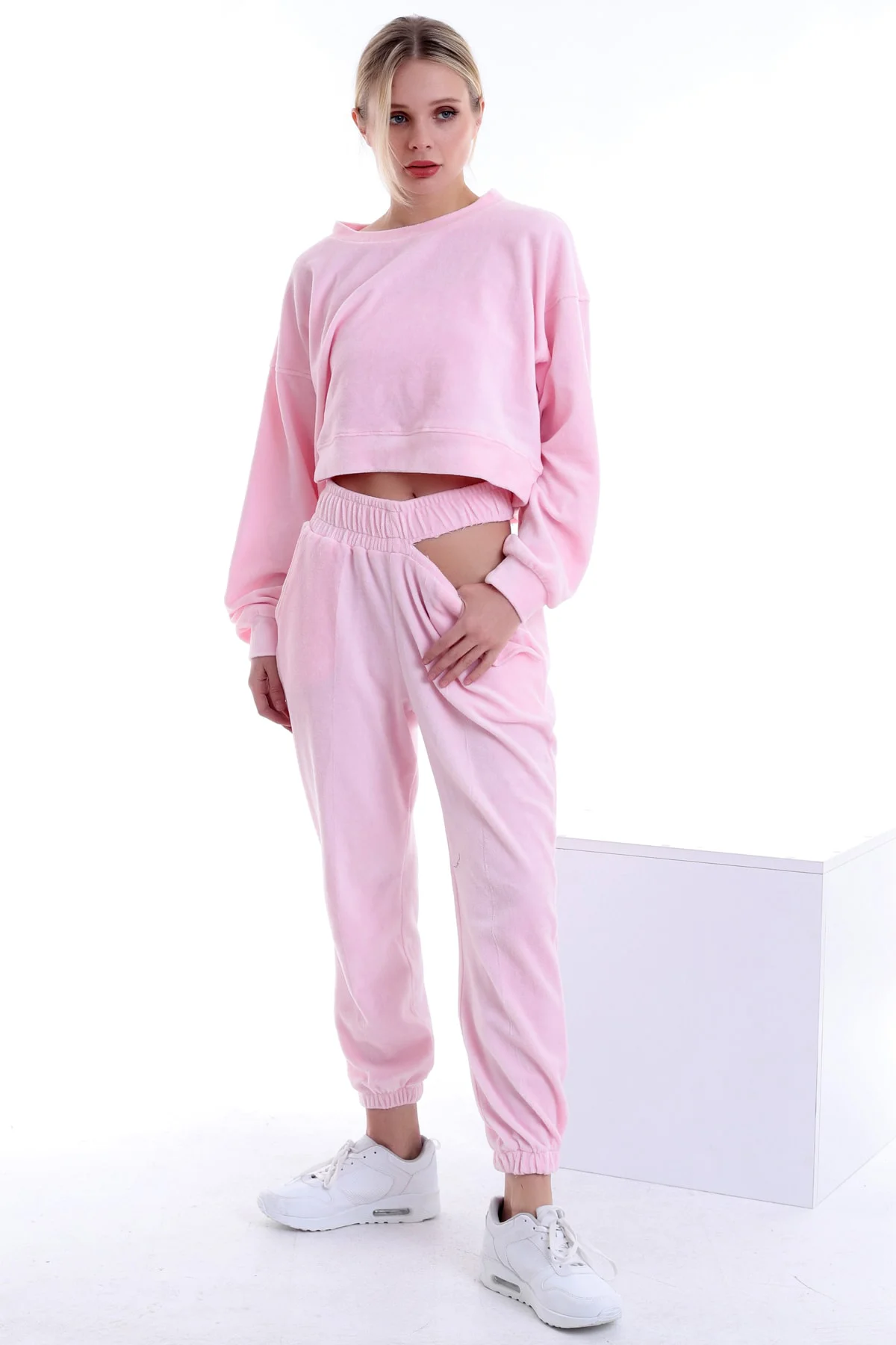 Özel Tasarım Kadife Uzun Kol Lastiği Yırtık Detaylı Eşofman Takım