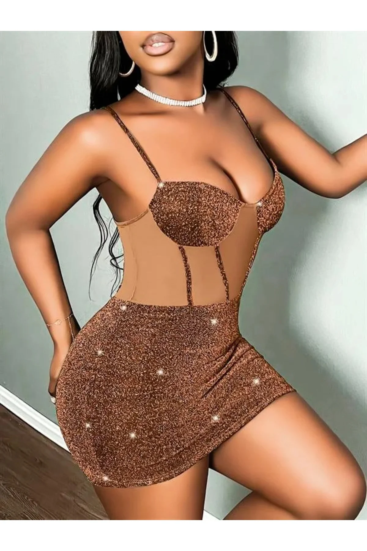 Özel Tasarım Kahverengi Parlak Işıltılı Göğüs Dekolteli Mini Club Elbisesi